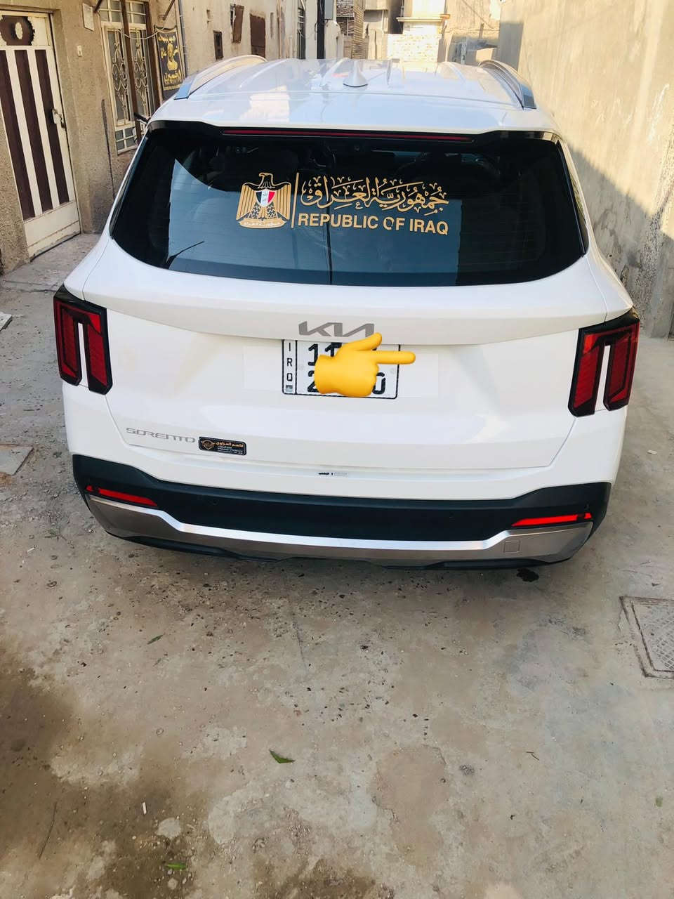 السلام عليكم 
كيا سورنتو 2025
ضمان 5سنوات (او 100الف كيلو متر)
مواصفات السياره 
رقم بغداد الدولي رقمها مميز. 
مكينه السياره V6
مقاعد جميعها كهرباء
مقاعد جلد تدفىه وتبريد 
ثلاث قطع تبريد
سبعة راكب
گير ماوس ثمن سرعات 
شفتات ستيرن 
اربعة وضعيات قيادة 
هاند بريك بصمة 
نظام منحدرات 
دبل كاميرا 
شاشة متصلة داعمه (ابل كار بلي)
الشاحن وايرلست 
اناره محيطية داخلية متغيرة 
لايتات LED نهاري
لايت كشاف ضبابي 
بگ لايت LED 
بصمه ابواب
تشغيل عن بعد
جنطة كهرباء 
نظام ترحيب عند اقتراب البصمة 
باقي مواصفات السورنتو معروفة. 
السيارة (فقط بارد باب الصدر اليمين
باقي السيارة كفالة عامه )
السعر (315وبيها مجال )
مكان السياره بابل حلة
رقم الهاتف ***********

