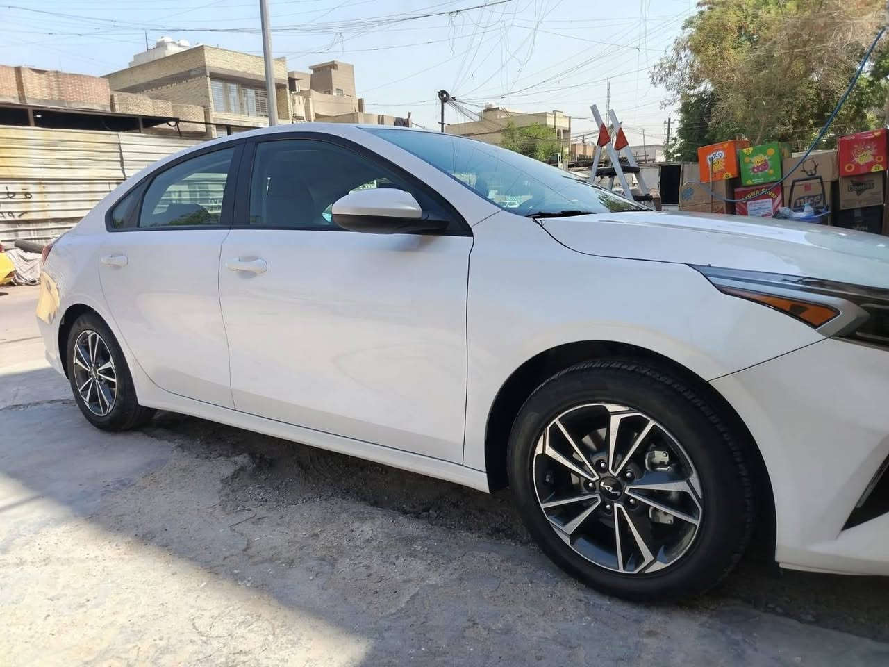 كيا فورتي موديل ٢٠٢٤
امريكي ضرر بسيط جدا فقط بارد بحافة البنيد وحافة الجاملغ الايسر ليبل واحد السيارة
جاهزة جديدة جدا  ماشية ٢٨ الف
بسمي السعر ١٦٠ هاتف ***********
