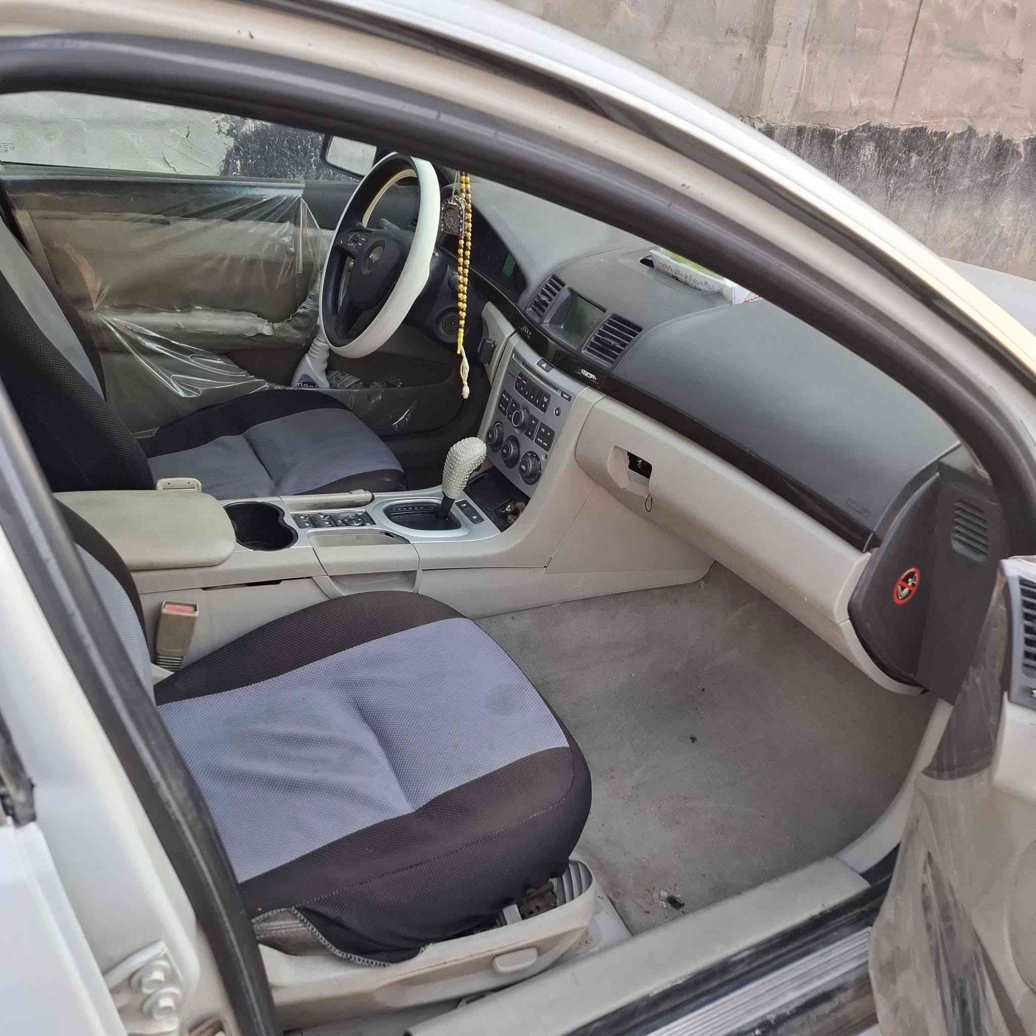 السلام عليكم 
سيارة شوفرليت كابرس لومينا مديل 2008
رقم جديد كربلاء  ومكان سيارة في البصرة 
سيارة حلوه كامله مابيه نقص من كهربايات من كلشي 
 6سندر  محرك 3600  
سيارة بسمي  السعر 70 وبيه مجال العنوان البصرة الجزيرة 
***********
