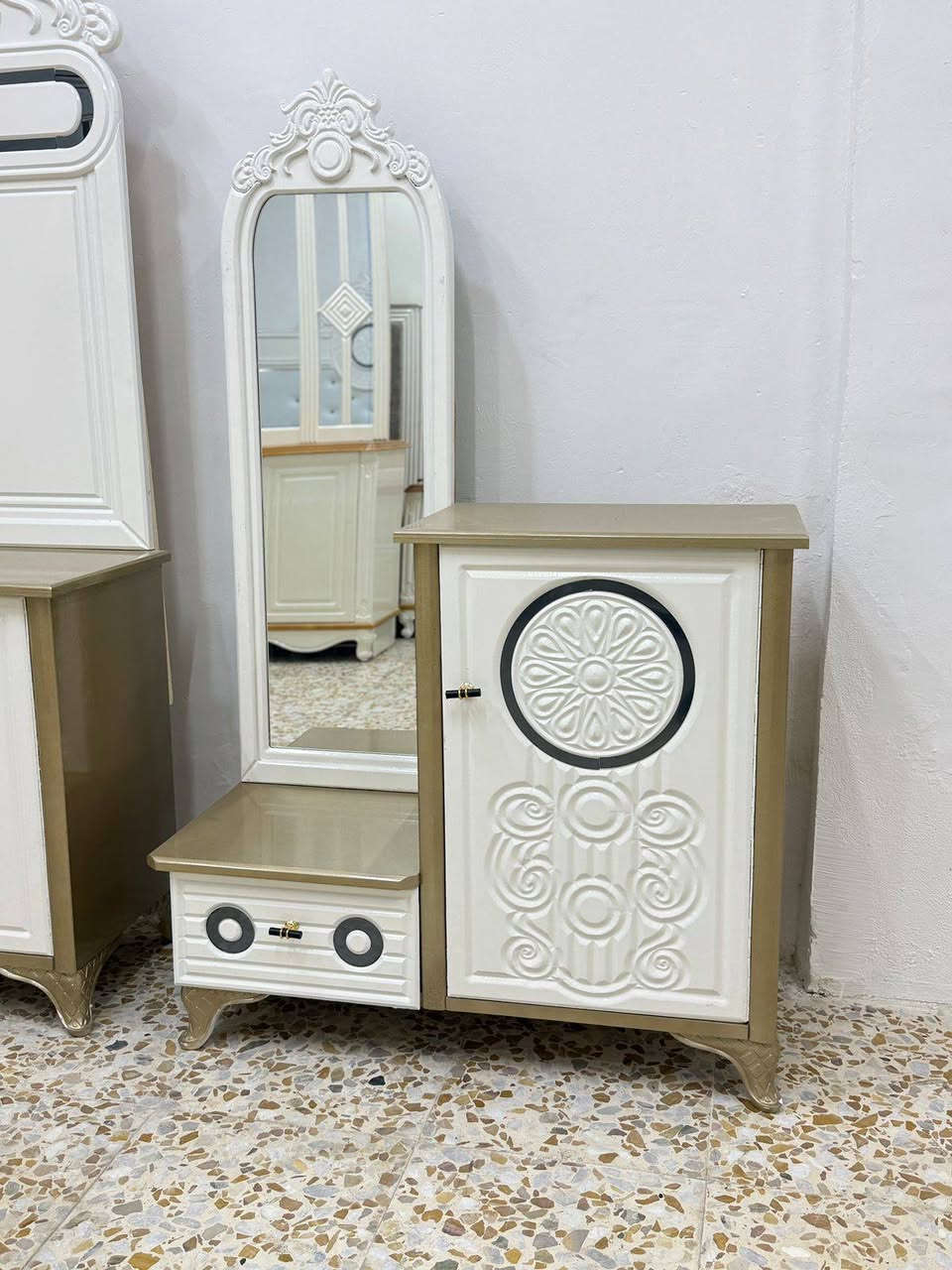 السعر مليون و 600 فقط 
*********** للحجز والاستفسار الاتصال على الرقم الموجود 
يتوفر لدينا توصيل كل محافظات العراق
