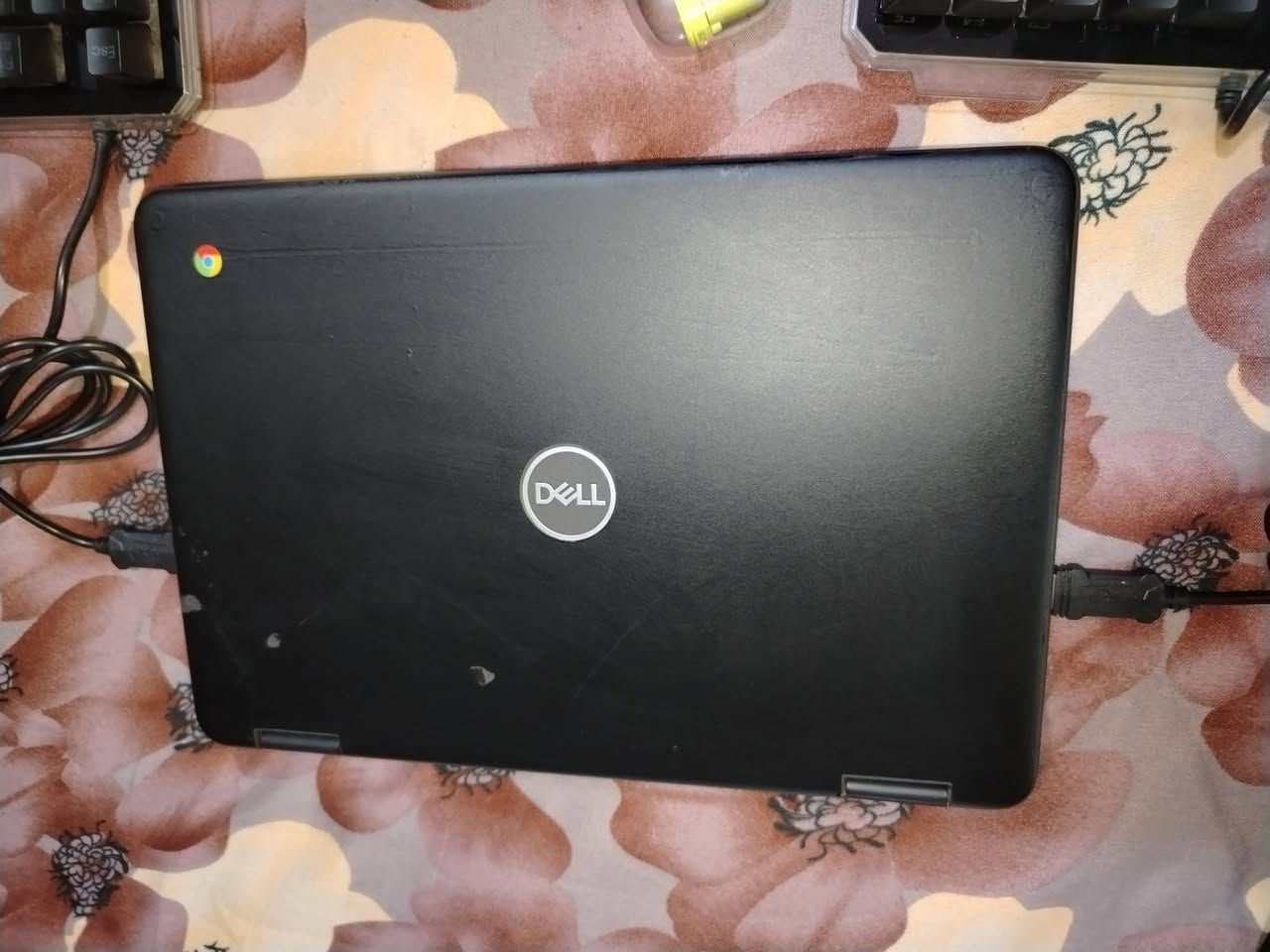 للبيع لابتوب Dell Chromebook بحالة جيده. ومستعمل استعمال خفيف.نضافه جيده وياه:
🎮 2 كيبورد Gaming
🖱️ ماوس
🎧 سماعة

مناسب للدراسة والتصفح والاستخدام اليومي، وكلشي شغال تمام.
البيع بسبب عدم الحاجة.

السعر: 125 الف دينار  
الرقم: ***********
