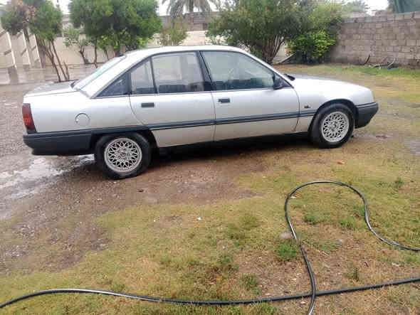 السلام عليكم مكلف بلنشر اوبل اوميكا للبيع موديل 89حجم20 كير محرك شرط تايرات جدد كابون بانزين كهربائيات كلهه شغاله شرط بدون صبغ وخياس سياره بلادي شرط وكاله تحويل السعر 27وبيهه مجال ***********
