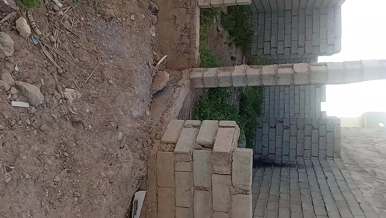 ياالله يتوفر هيكل ملك صرف زراعي سند 25 المساحه 100مترالسعر 25وبي مجال يحتوي على غرفه وصاله واستقبال ومطبخ وصحيات الواجهيه 5ونص والنزال 19واصل ماء وكهرباء وشارع عريض الخالص بالقرب من ملعب بيت جينه للأستفسار ***********
