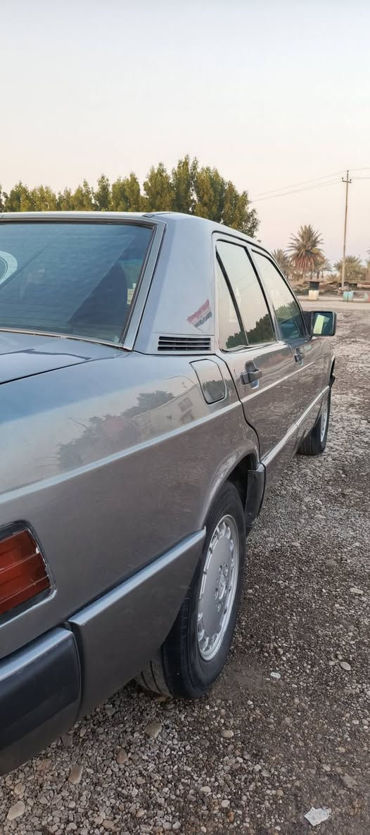 سلام عليكم سياره مار سدس للبيع رقم بغداد انكليزي مشروع وطني شرط تحويل ثاني يوم سنويه جديده 2030تخم تاير حداديه جديده كهربائيّات كله شغاله كير ومكينه مكفولات مكينه البلاديه مصبوغه فرن مكفوله من الضربه والعيب شرعي دواخله جديده سياره جاهزه عنوان واسط كوت الشراي يتصل وبي خير ويدلل سعر 45ورقه وبيه مجال ***********
