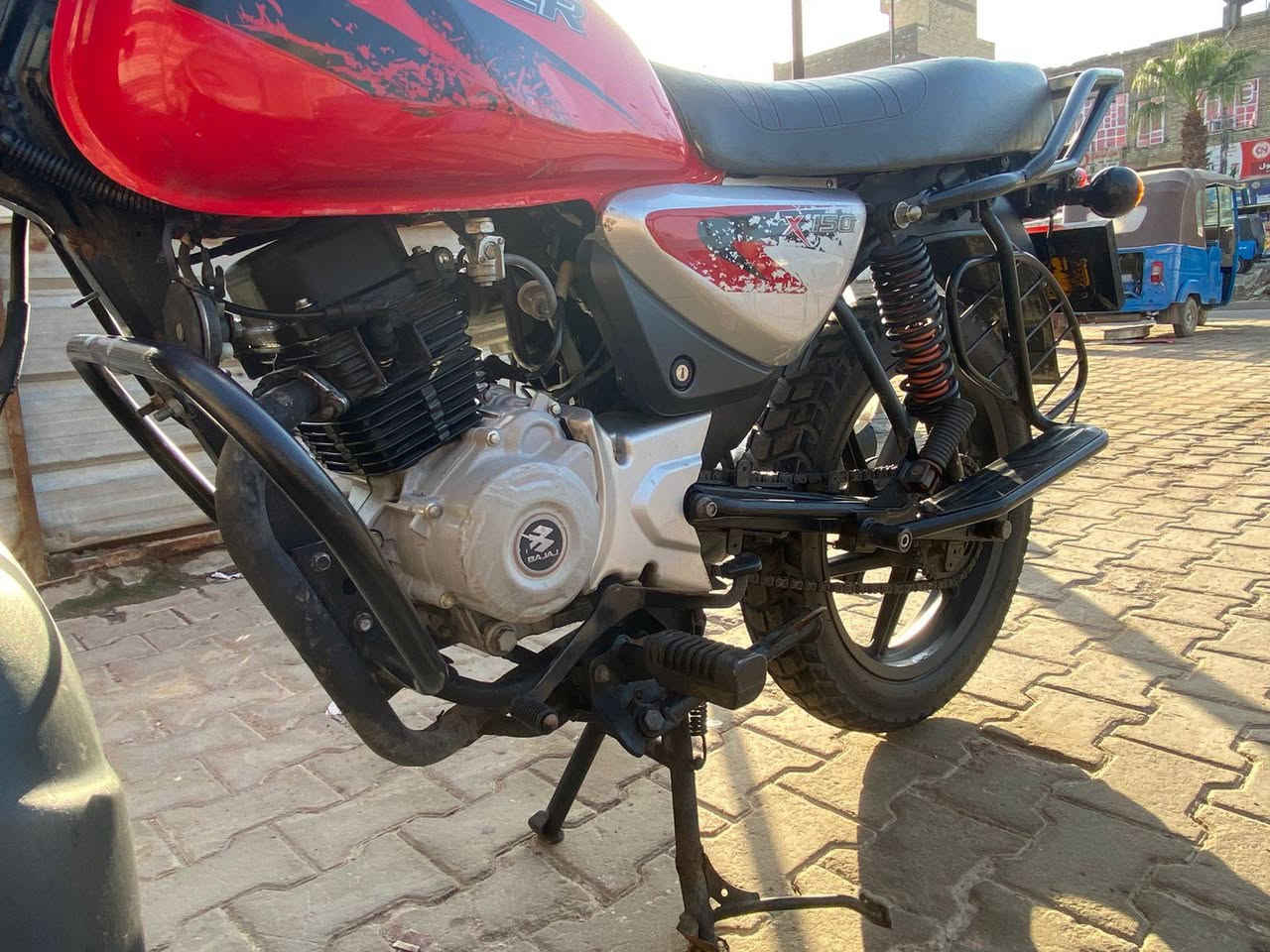 السلام عليكم
بوكسر 2023 ,رقم (بغداد بسمي)  
مجفته صارلها شهر تقريبا  
المكان (مدينه الصدر )
السعر 2350 وبيها مجال 
للاستفسار اكثر ( ‏‪***********‬‏)
