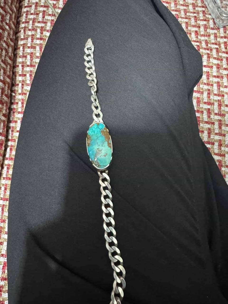 سلام عليكم ابيع قطعه سوار صياغة يدويه حجر نيشابور اصلي مكاني بغداد ام الكبر والغزلان ***********
