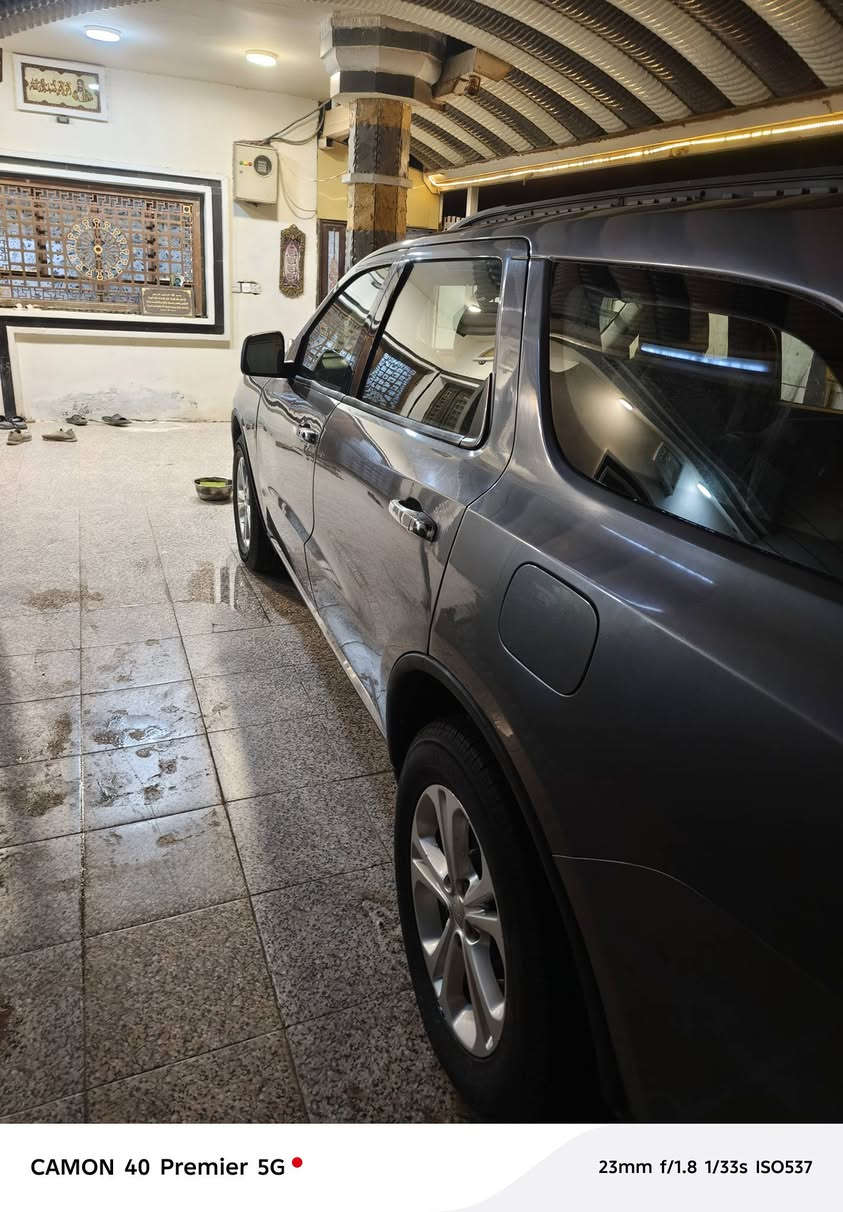 السلام عليكم دورنكو موديل ١٢محدث ٢٠رقم بغداد 
صندوق كهرباء 

تشغيل عن بعد 

كشن السائق كهرباء خزن 

السياره حلوه فول عدى الفتحه 

6سلندر 3600

بيه صبغ حزام اكرر بيه صبغ حزام السعر 130 وبيه مجال بصيط
***********
