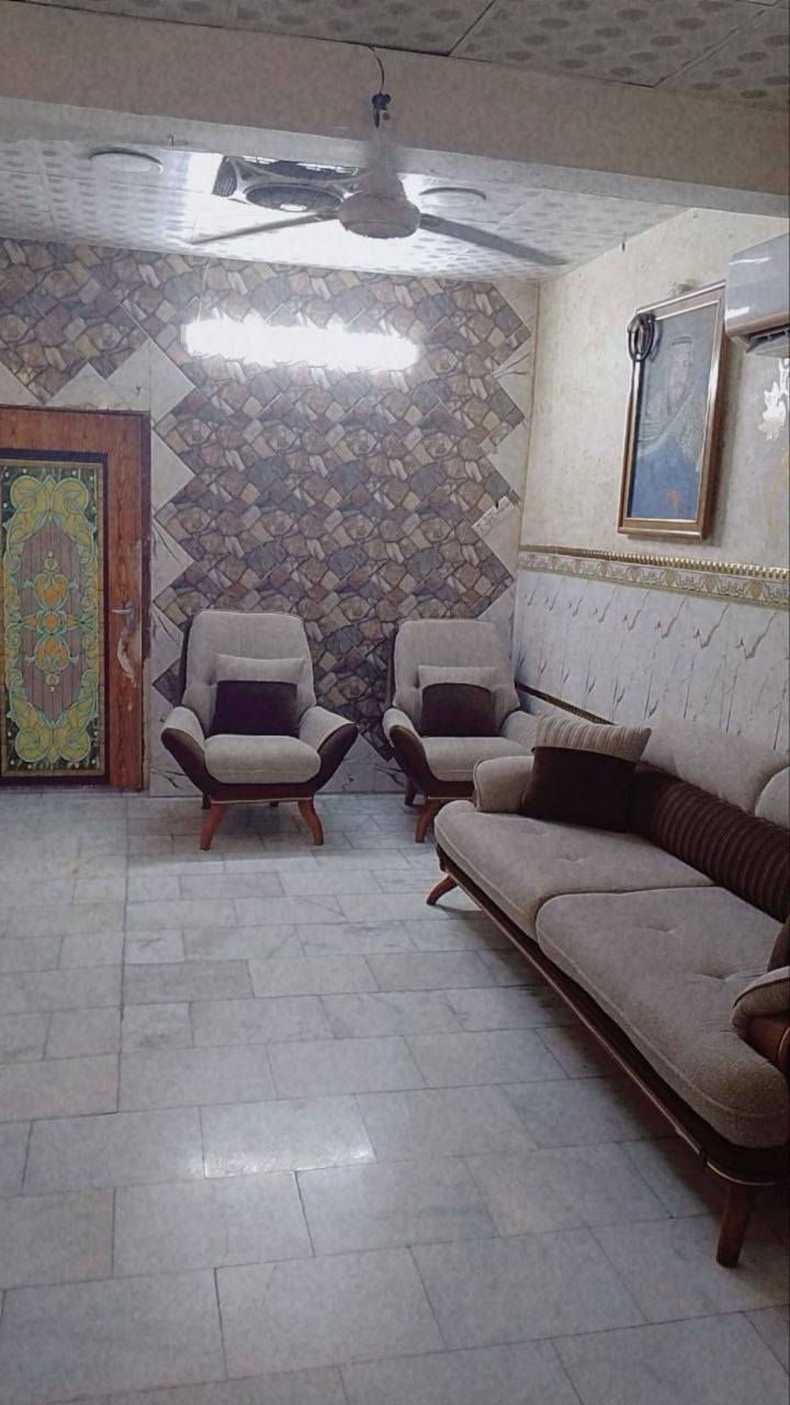 بيت للبيع كامل او نصفين
البيتين معزولات الشماعية فرع جامع الرسول ص المساحة الكلية 220 م
الاستفسار ***********
