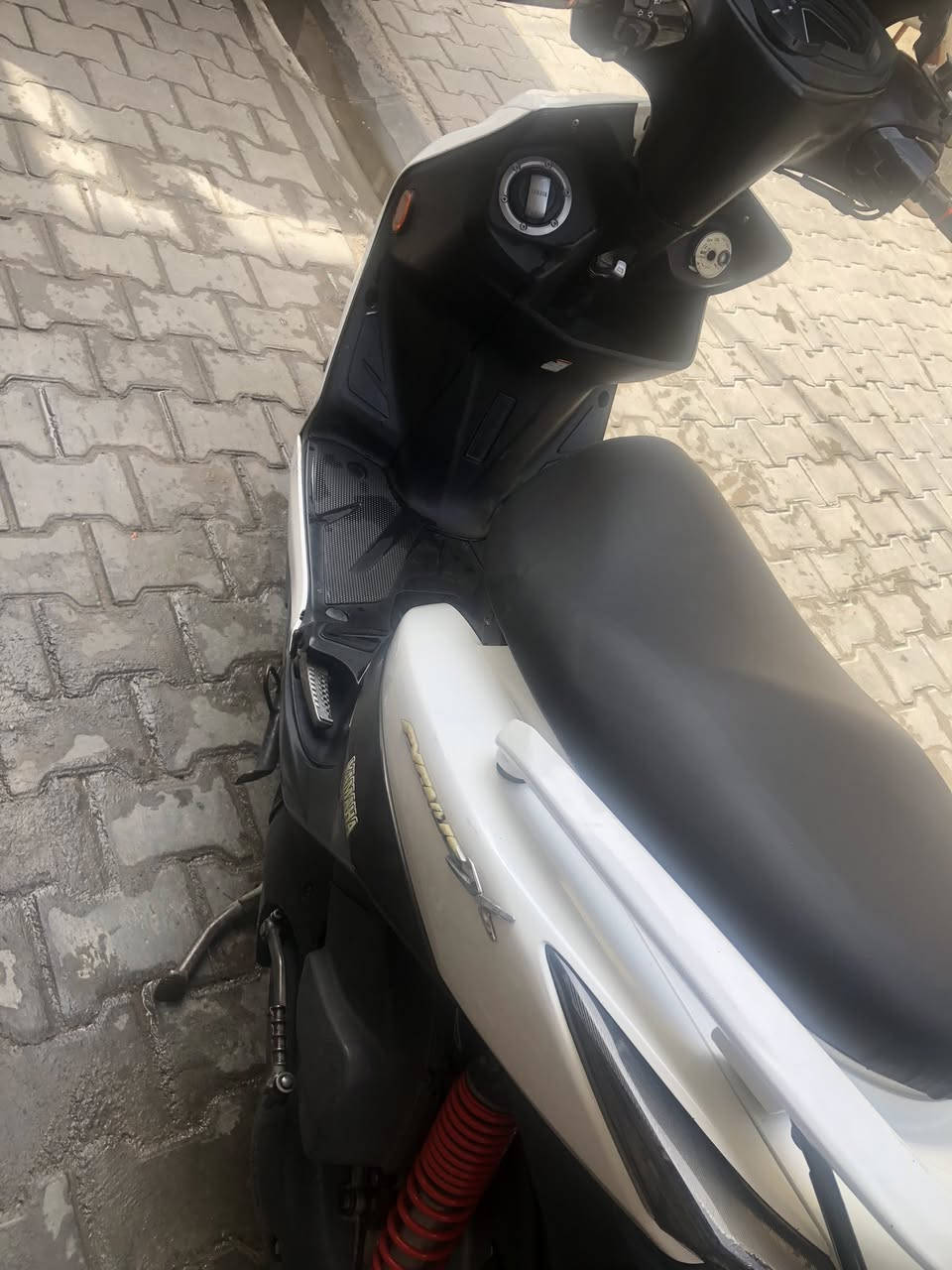 سكنس لد ياباني خير من الله ماشية ١٧ الف مرقم باسمي محرك برغي ممفتوح بي جيب فيتر وفحص هـ *********** مكاني بالكاظمية اخوان الي ميعرف اسعارهن ليتعبني بالعمله يرحم والديكم
