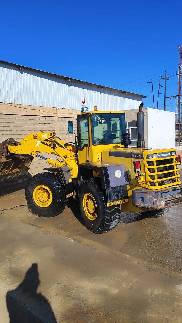 شفل كوماتسو 270 للبيع الاستفسار أكثر اتصل ***********
