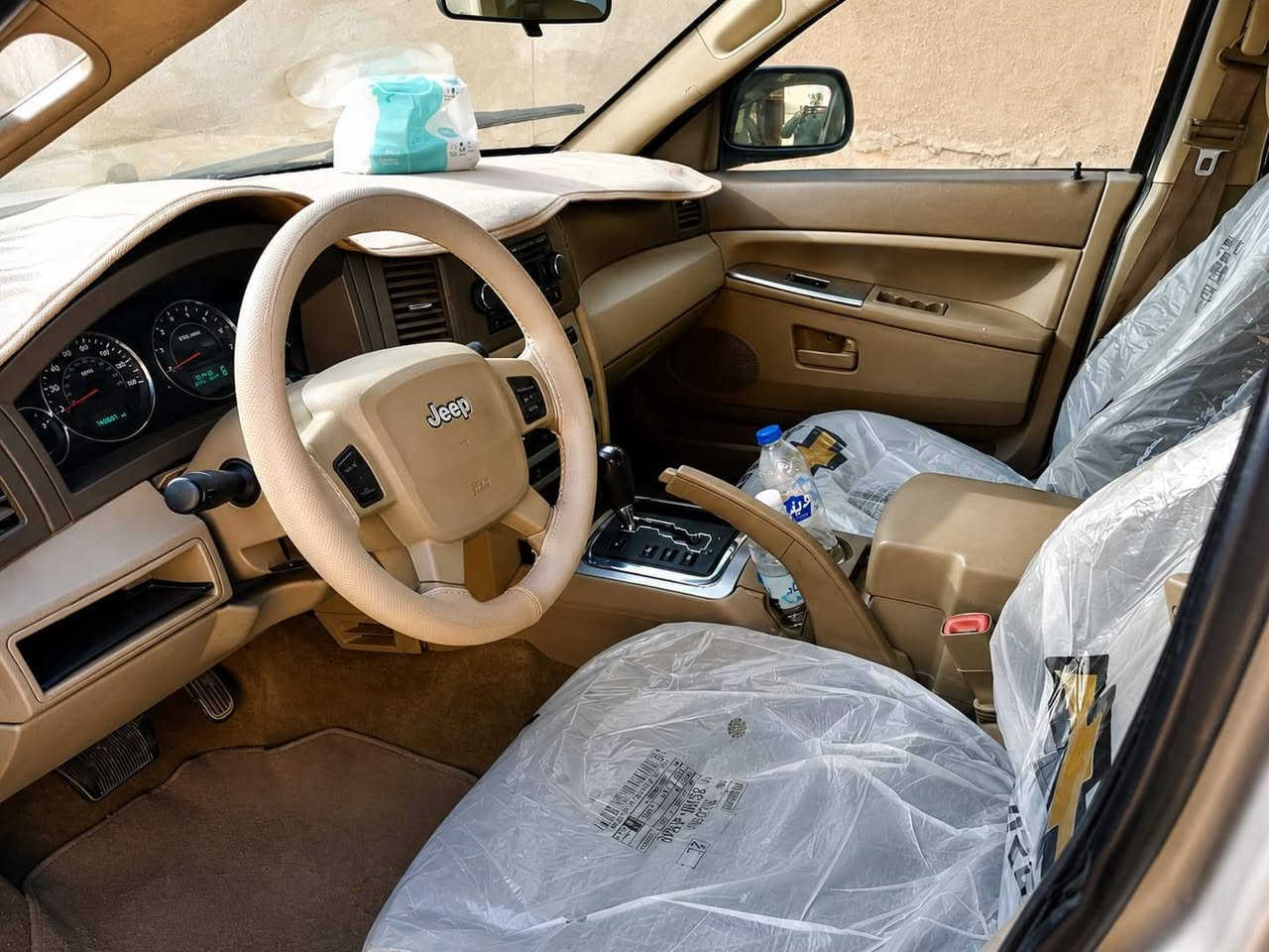 سلام عليكم من رخصة الادمن سيارة جيب لاريدو موديل 2007 حدادية كاملة سيارة بدون اي نقص تبريد شغال محرك +كير ياباني vvt حاوية جديد رقم انكليزي بغداد بأسمي سنوية جديدة سيارة صبغ عام لجمالية للاستفسار الاتصال على الرقم *********** واتساب
