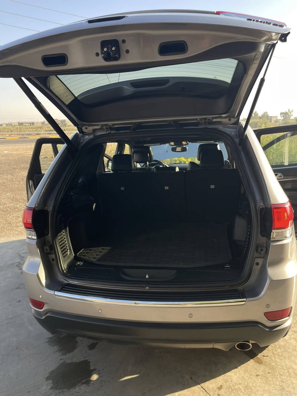 السلام عليكم 

جيب موديل ٢٠٢١ لمتد

المواصفات
فتحه 
جنطه كهرباء
شاشه جبيره
حساسات
توقف ذاتي
رقم بغداد
مواصفات التمد معروفه حادثها باب السايق وجامرلوغ 
بدون دواخل وبدون ايرباك سلميه والشراي يراسلني ادزه صور الحادث
للاستفسار الاتصال على هذه الرقم ***********
