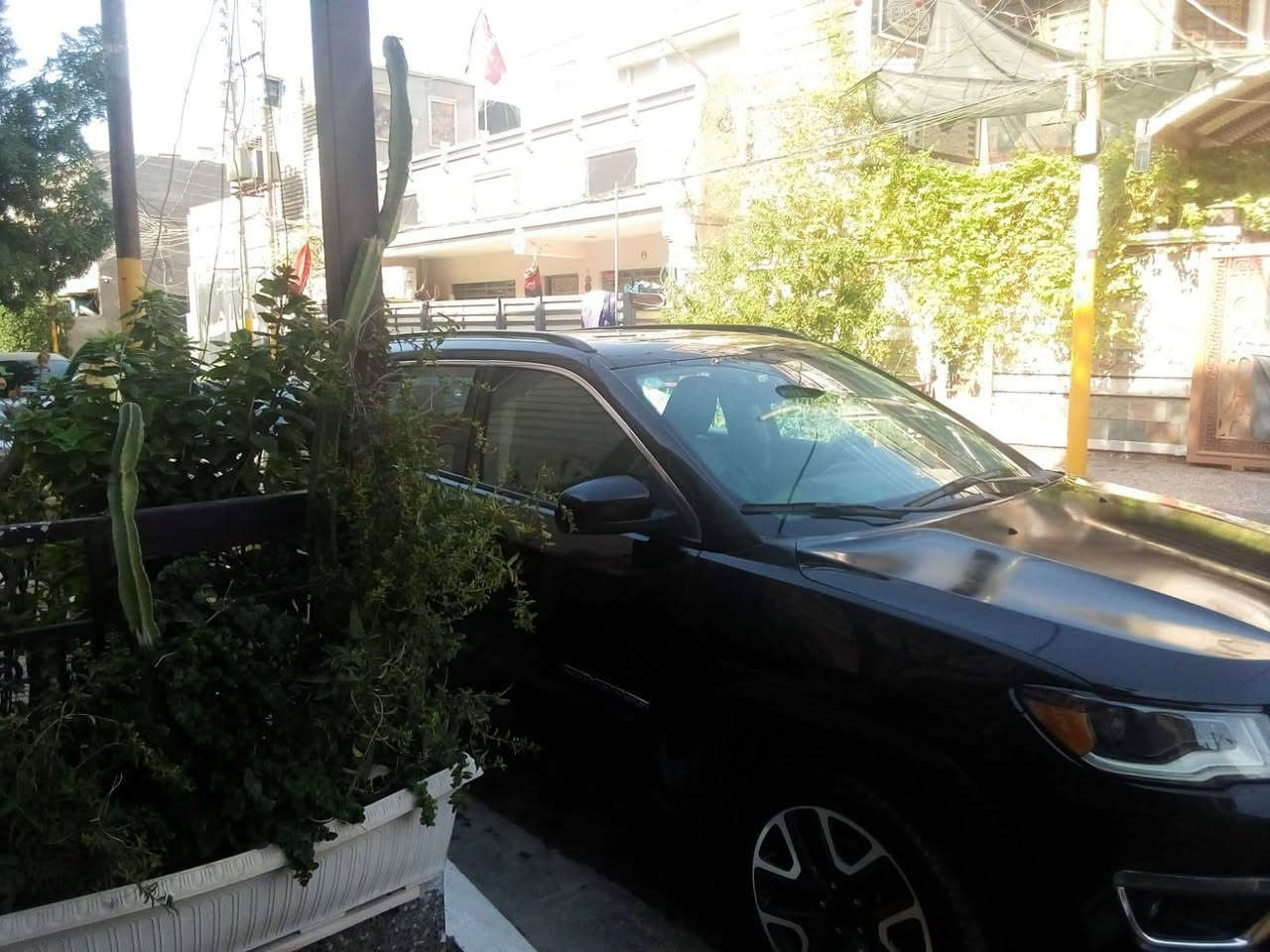 جيب كومباس 2018وارد أمريكي ممشى 42 ميل
رقم : ***********
فول مواصفات فتحتين 
سعر 140$وبيها مجال
• 🎨 لون السيارة: أسود 
• ⚙️ عدد السلندرات: 4 سلندر
• 🧠 حجم المحرك: 2400
• 🪪 رقم اللوحة: بغداد  باسمي
• 🖤 مقاعد جلد أسود 
صندوق كهربائي تشغيل من بعد 

المواصفات:
• 🔘 تشغيل بصمة
• 🚪 دخول ذكي
• ⚡ كشنات كهرباء
• ♨️ كشنات أمامية تدفئة
• 📺 شاشة كبيرة
• 📡 تشغيل عن بعد
• 🎥 كاميرا خلفية دوّارة
• 🔻 سايد بريك بصمة
• ❄️ قطعتين تبريد
• 👁️‍🗨️ نظام النقطة العمياء
• 💡 إشارات على المرايا
• 📶 رادار أمامي وخلفي وجانبي
• 🛞 ثلاث أنظمة قيادة: أوتو، جبلي، ثلجي
• 🚧 نظام خروج عن المسار
• 🛑 نظام التوقف التلقائي
• 🧩 هواي مواصفات إضافية
ايرباك سيستم 
حادث موجود تقرير بصور 

 مكان السيارة بغداد زعفرانيه
