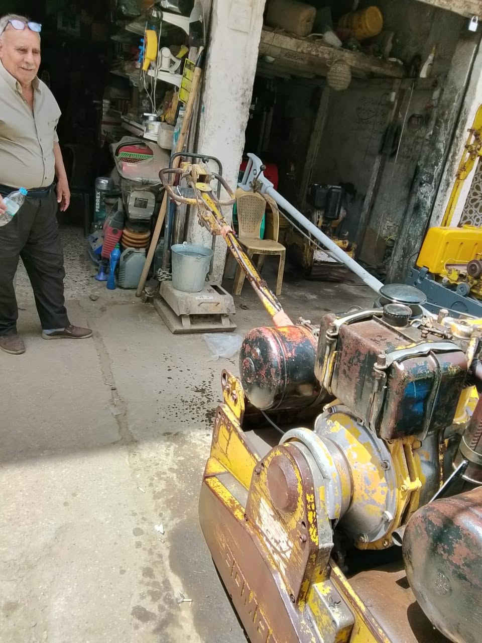 سلام عليكم حادله طن بلديه رجاج شغال تفحص وتاخذ مكينه بلديه نضيفه ألماني صنع بومات درجه اولى عنواني بغداد الكماليه شارع المصرف ***********
