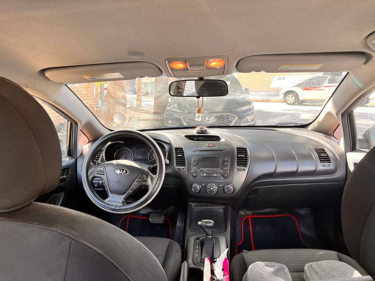 سلام عليكم
كيا فورتي ٢٠١٦ وارد امريكي محرك ١٨٠٠ رقم بغداد السنوية تنتهي ٢٠٢٩ 
الحادث موضح بلسونار 
ورقم الشاصي مالتهه موضح بلصور السيارة مال بيت 
نقصهه بس بوليش وو تكحيل فقط كلشي بيهه تمام وشغال خير من الله السيارة سعرهه ١٠٨ وبيهه مجال بسيط حگ الجية مكانهه بغداد الدورة 
هذا رقمي ***********
