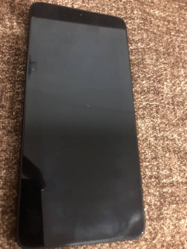 سلام عليكم عندي بوكو كس6برو فافجي موجوده ملحقاته كاملة مراوس  بدراجه أر 9شعدك نزل ***********
