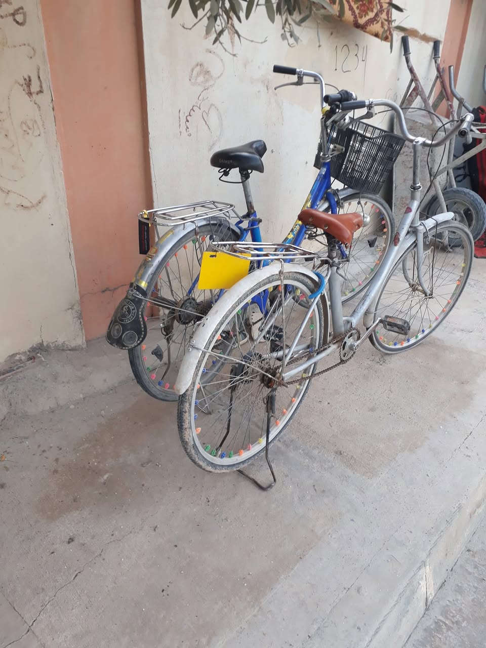 للبيع قيم واخذ نضيفات خابرني وتدلل ***********
