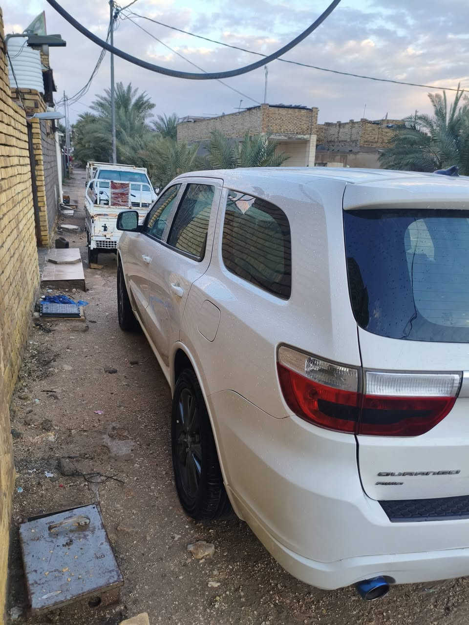 السلام عليكم ورحمه الله وبركاته
دوج دورنكو 2012 
بأسمي مداورة ثاني يوم هزه جديده
السياره بدون ضربه فقط رشات صبغ 

السياره خير من الله مال جناي 

سعر 165 وبيه مجال حك الجيه
*********** مكان ناصرية 

أو مراوس حسب القناعه
