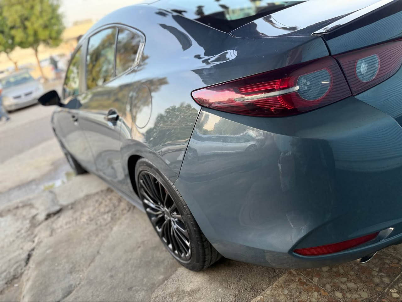 mazda 3  2022
مەکینە ۲.٥ بێ تۆربۆ بێ دەبڵ ئەکسل مەر غوب
کامل گیانی بەشەرت دوپەڵەو پارچەیە بۆیاخە بە بی ناو گرتن
ئێرباگ کامل شەریکەیە
پێشی هیچی پێوەنییە
سەیارەکە ٦۸ هەزار رۆشتوە
سلاید و تەبرید دوزۆن کوشن جلد و کوشن هیتەر
ئاوینە ئەجوڵێ لەکاتی بەگ
تایەی تازەو سەناوی تازە گێڕو مەکینەی نەکراوەتەوەو 
ڕادارو خەتی جادەو ڕاداری ئاوێنە
کامل گیانی بەشەرت
***********
***********
 سیعر ۱۳۸$ مەجالێکی زۆر زۆر کەم السليمانية, العراق
