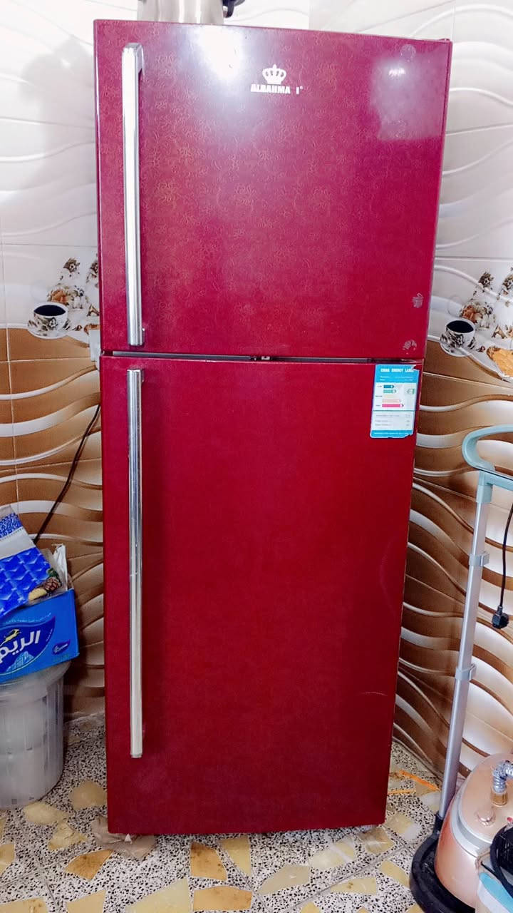 السلام عليكم اغراض للبيع ثلاجه رويال حجم كبير غساله سامسونج اوتوماتيك 12 كيلو مكان الدوره شارع 60 للتواصل على هذا الرقم ***********
