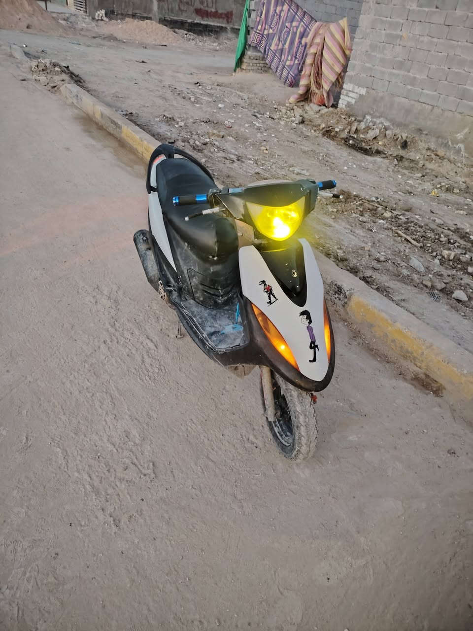 دراجه ماكس شغاله سلف هندر 
مناقصه شي سعره 400 وبيه مجال 
***********
