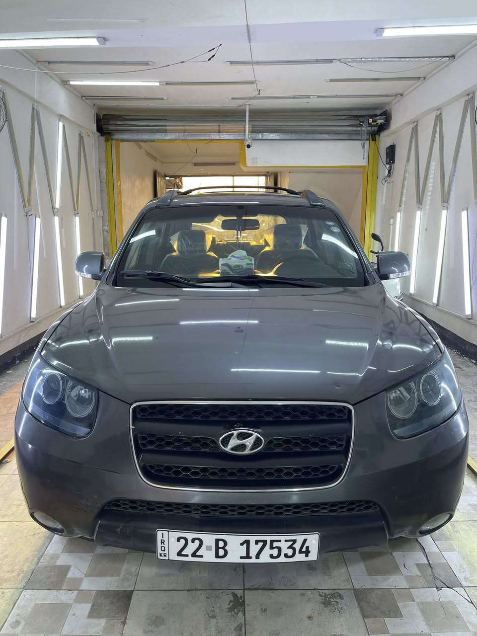 سنتافي. خليجي    موديل 2008 فول مواصفات. 

 تحكم ستيرن  

كروز  مثبت  سرعة 

شاشة كبيرة  اندرويد+ كامرة

مري شفط. + تحكم بالمري 

اشاير بالمري

كشن السائق كهربائي 

٧ راكب    

تبريد ٣ قطع 

فتحة سقف  

ABS

 محرك.  6 سلندر     2700

محرك وكير خير من الله. 

السيارة كفالة عامة    والسونار موجود بيها القطعة الي موضحه بالمنشور جراد وليس صبغ.  بس بالسونار كال تطلع عندي صبغ بس قطرة معجون ماكو بيها
 السعر 129 

وبيها كم بارد كما موضح بالسونار 
.    السيارة كاملة مكملة وبالعافية على الي يأخذها  

رقم السيارة اربيل. بسمي   تحويل شوكت ما تحب.  سنوية تنتهي  نهاية 2028
صاحب السياره Mohammed Qasim Al-Moussawi
رقم ***********
