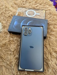 ايفون12ابرو ماكس شرق اوسط جهاز نضيف جدا كارتونه مالته لاصليه  بطاريته ...