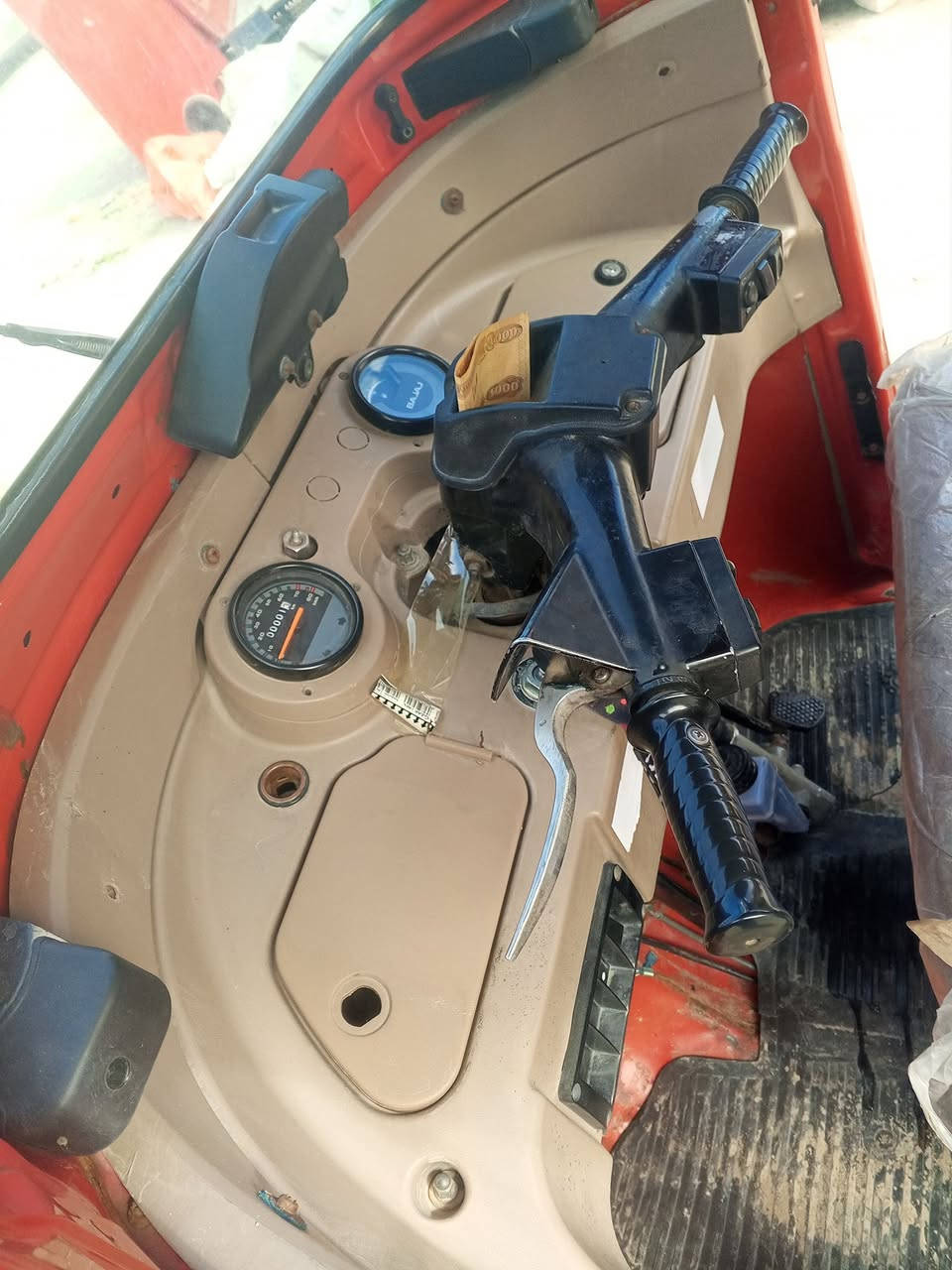 السلام عليكم ورحمه هاي تكتك للبيع رقم وسنويه تحويل ثاني يوم مكينه جديده مال 20 18دخول 19 سعر 5وربع بيه مجال الخاص مغلق خابر ودلل *********** مكاني الغزاليه  تكتك حلوه ونضيفه مال عيشه
