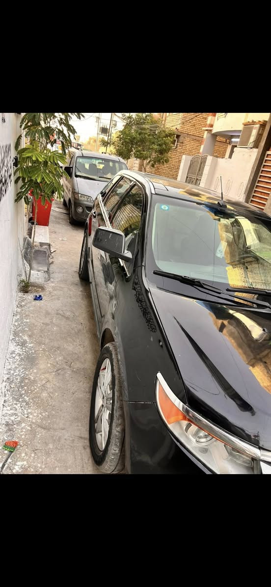 Ford edge 2011
 لمتد فول مواصفات 
رادار 
تشغيل عن بعد 
بانوراما 
3.5 محرك 6 سلندر 285hp
گير 6 سرعات 
AWD
كشنات جلد 
مقاعد كهرباء تدفئة + تبريد
بيها نقص غاز تبريد ينزل من السعر 
السعر 100 
السيارة باسمي 
3 قطع صبغ بدون دواخل ايرباك ستيرن فقط
مكانها بغداد 
للاستفسار 0️⃣7️⃣8️⃣4️⃣1️⃣9️⃣8️⃣7️⃣3️⃣2️⃣9️⃣
