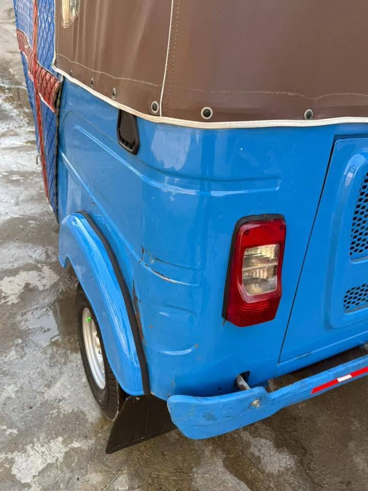 تكتك 22شهر 11 مضلع كير مكينه كهربائيات كفاله بسمي تحويل مباشر  الكشر مكفول عدا طخه واضحه بصف التظليع وره الجاملغ  الباقي كفاله مكان بغداد ومتواجد توصيلل
نظيفه بمعنى الكلمه شراي اتصل ع الرقم
السعر 450
تواصل فقط *********** واتساب او اتصال
