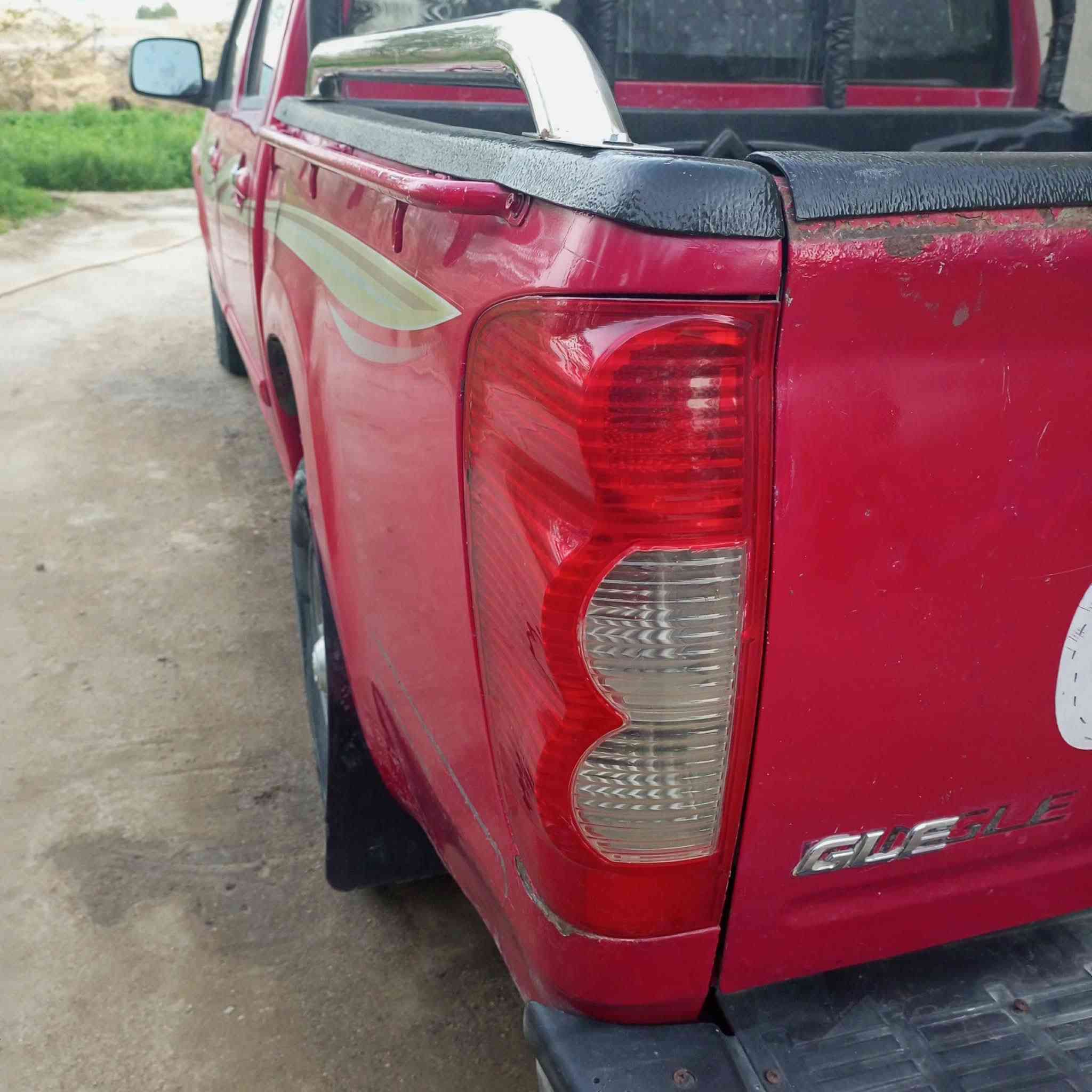 السلام عليكم.
كريت ويل موديل. 13رقم قادسيه دولي. 
كير محرك شرط. 
تخم تاير حداديه شرط. تبريد ثلج 🥶
بيه رشات صبغ قليله. 
مكفوله من الضربه. 
سنويته لحد 27.
مكان السياره السماوه. 
للستفسار اتصال على الرقم. 
***********.
