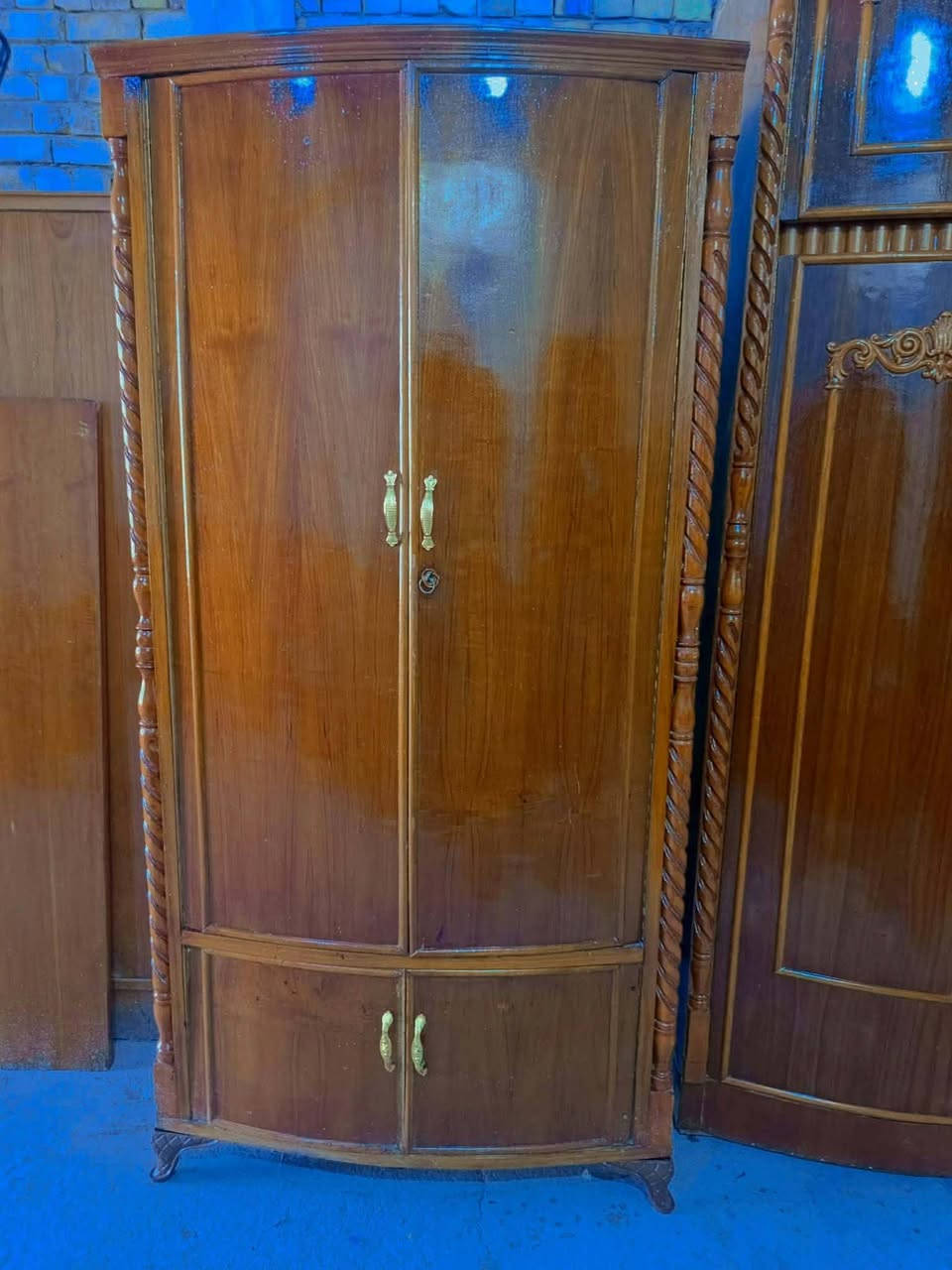 غرفه للبيع بابل شارع ٨٠
***********
