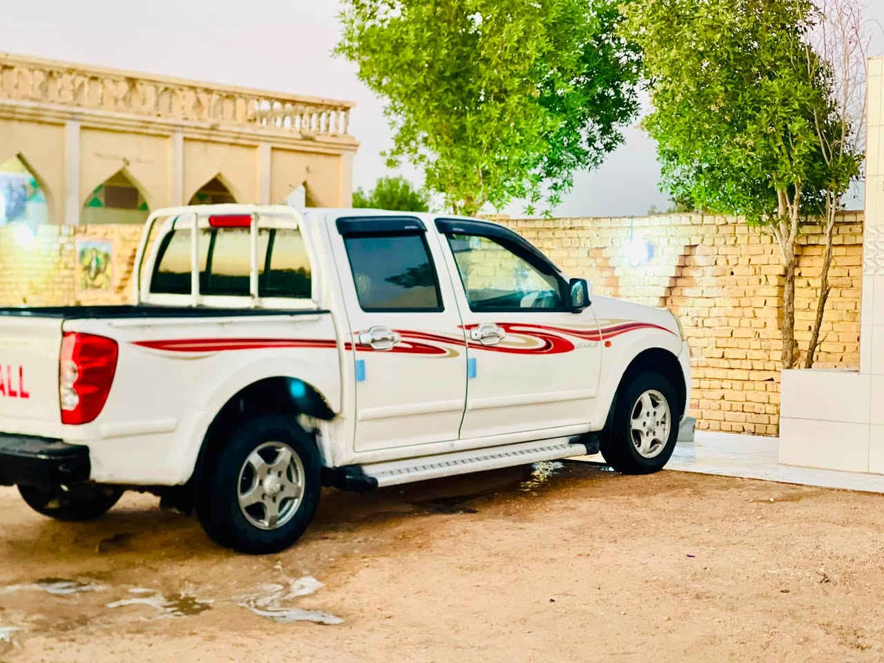 سلام عليكم للبيع كريت ويل مديل 2014 مكفوله كفاله عامه  حته من الخياس سياره بوضع الشركه  تخم تاير  حداديه كله جديد تبريد ثلج السعر64وبيهه مجال. سياره جديده ماشيه 170حقيقي سنويه جديده2030 بسمي رقم بصره دولي مشروع وطني مكاني السماوه نتصل وانه خادم***********
