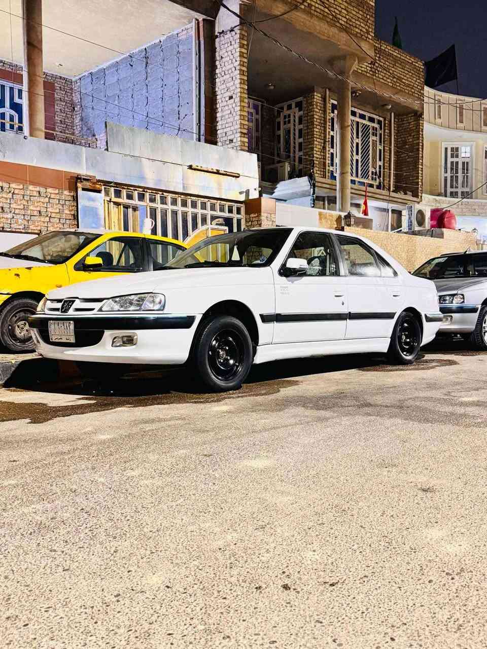 سلام عليكم بيجو بارص موديل 2022 سياره مدوشمه 
كير ومكينه لا تنقيص ولا تبخير مكفولات بيه بارد جاملغ الخلفي قليل ع كد شبرولباقي كفاله رقم واسط محجوز وكله ثاني يوم ستقطاع مباشر عل ماستر  مكاني كوت واسط سعر68بيه مجال سياره بدون غراض تريد هيه وغراض بل خدمه
رقم تلفون ***********
