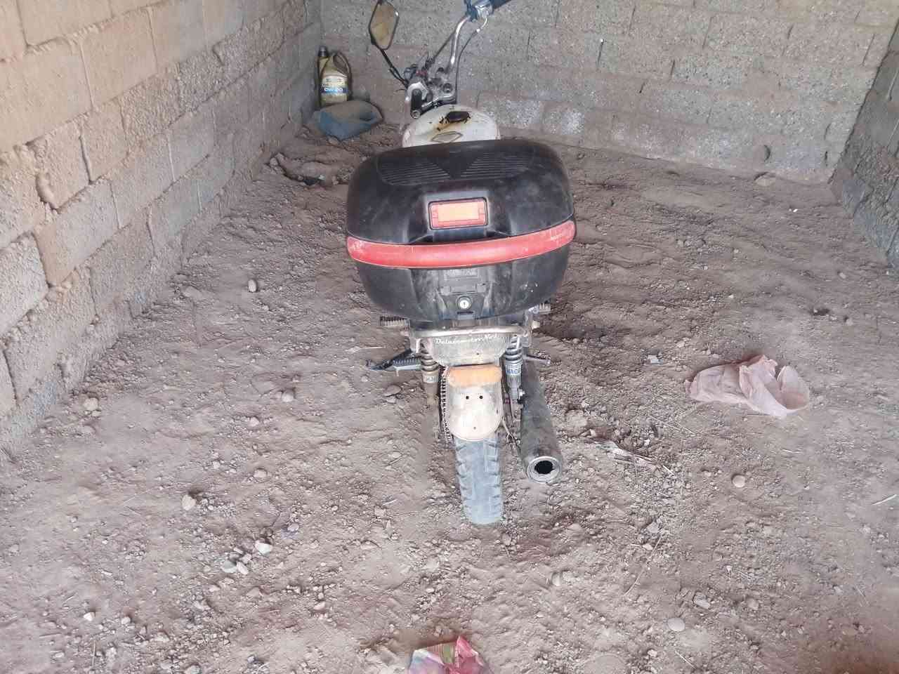 دراجة نارية اربعة كير محرك نضيف بدون اوراق السعر 225وبيها مجال


**إذا كنت صاحب هذا الإعلان وتريد حذفه لأي سبب، رجاءا أرسل رسالة إلى الدعم الفني**