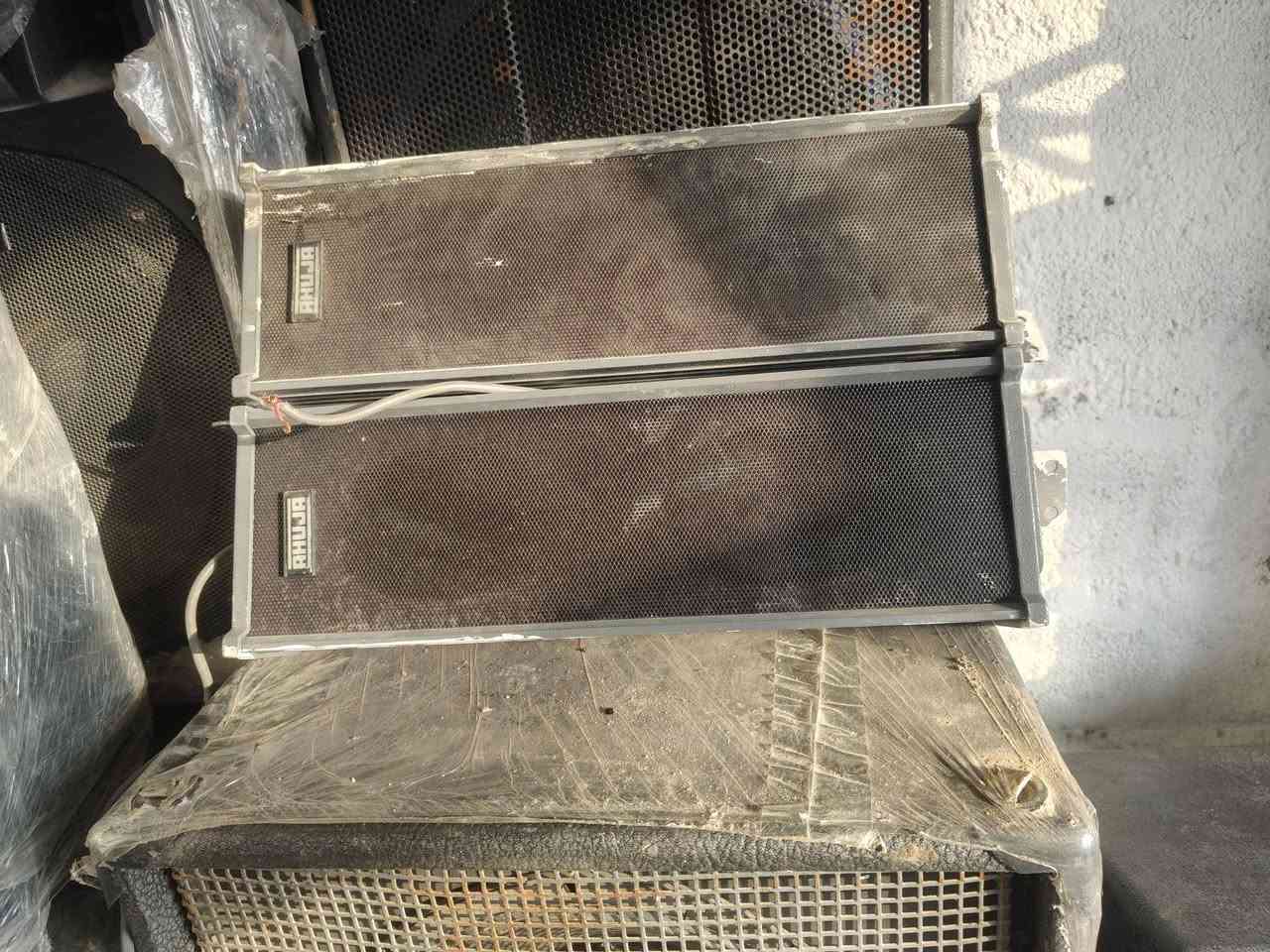 السلام عليكم خدام الحسين جهاز عدد اثنين سماعات مستخدمه للبيع كوت حي الحكيم نزله بيت  رقم ***********7
