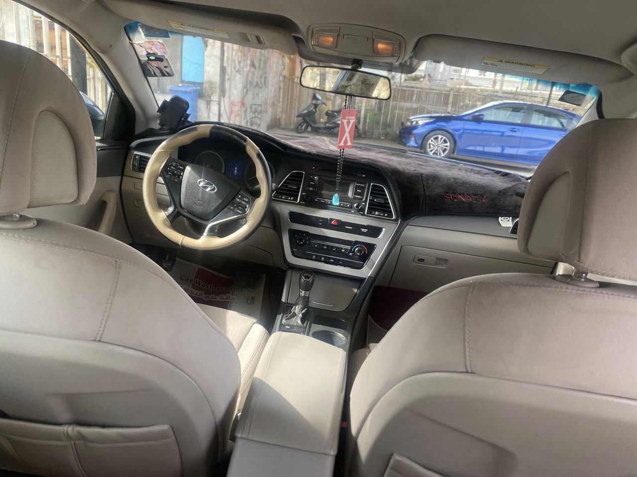 سلام عليكم للبيع سوناته موديل 2015 وارد امريكي حادثه جاملغ مال سياق وبنيد بدون دواخل وبدون ايرباك صدر امامي خلفي كير مكينه كفاله تبريد ثلاجه رقم ميسان انكليزي مشروع وطني بسمنه سياره السعر 110 وبيه مجال بغداد بلديات ***********
