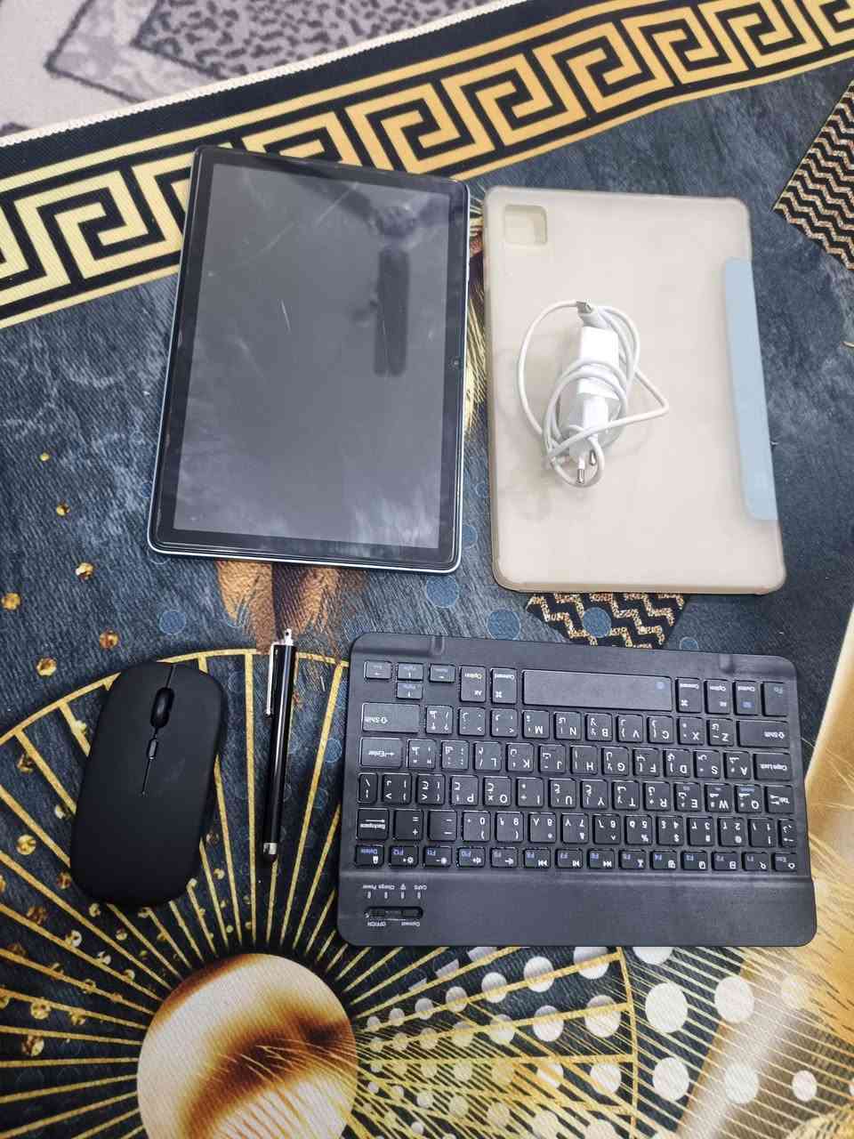 سلام عليكم أيباد مراوس بدراجه حسب القناعه مكاني حله 
◀️أيباد و كيبورد و ماوس و قلم و شاحنه و كفر 
متواجد خاص الرقم ***********
ملاحضه مستخدم أقل الشهرين
