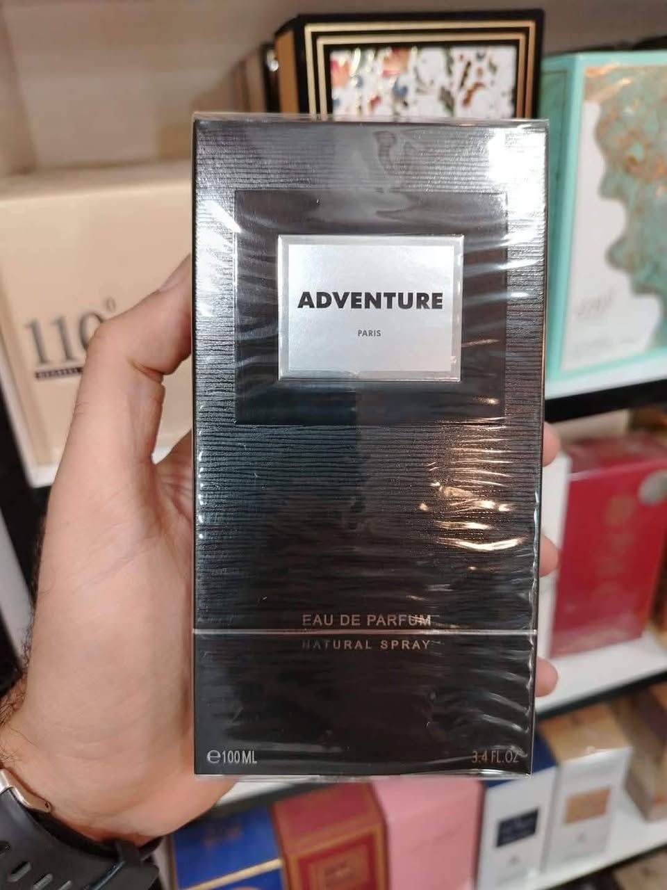 عطر ادفانجر الاصلي
عطر لكلا الجنسين ١٠٠مل 
♥️السعر ٣٥٠٠٠♥️
انيق بمكوناته
 افتتحية من الماندرين والليمون والبرغموت والفلفل الأسود وأوراق الشاي وعشب المتة،
وقلب من السمسم والفلفل الحلو،
وقاعدة تتكون من نجيل الهند وخشب الأرز والمسك الأبيض

للتواصل واتس ***********
يوجد توصيل لكافة محافظات العراق
#بغداد #بصرة #ناصرية #اربيل #دهوك #زاخو #كركوك #صلاح_الدين #الكوت #الانبار #السليمانية #الحلة
