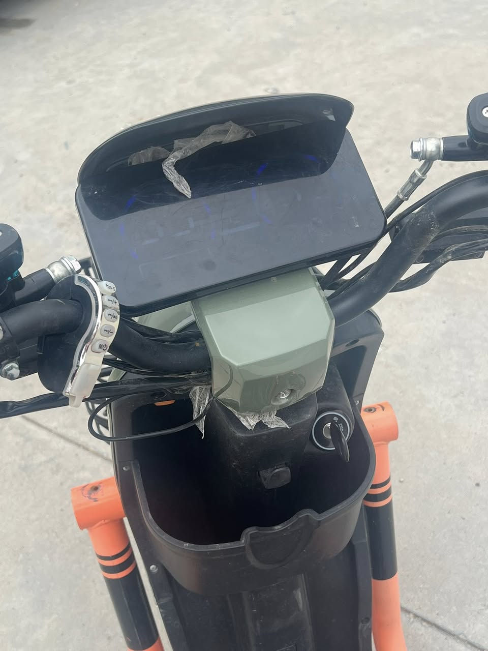 دراجه شحن  x900 موديل ٢٠٢٥
دراجه نضيفه لوك بطاريات جدد شاشه ايباد بصمه سعرها ٣٢٥ ومجال بسيط❤️
***********
