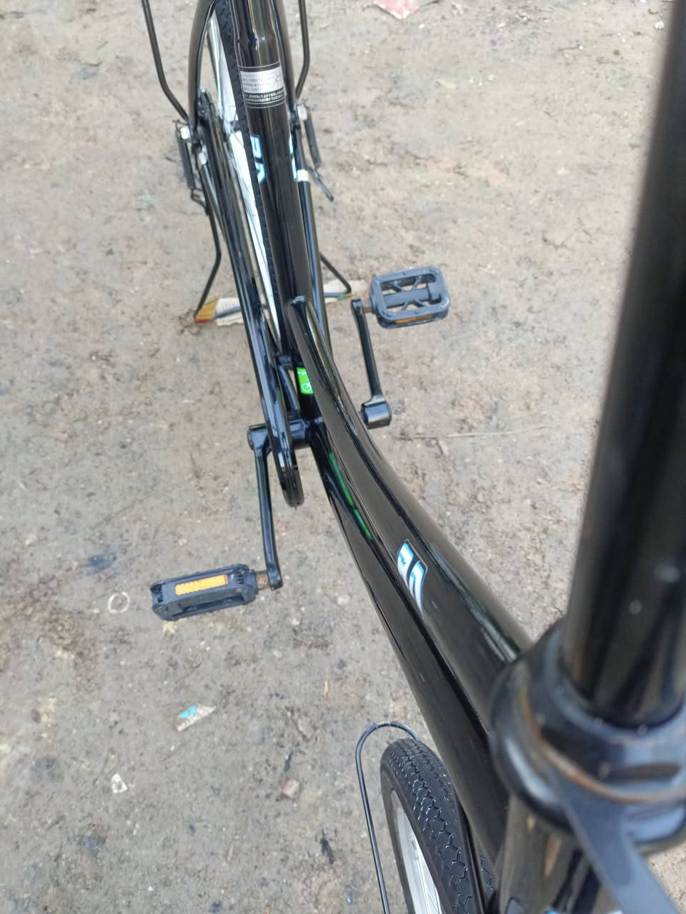 بيسكل للبيع موديل 2021
السعر 140وبي مجال قليل 
كفاله عامه النضافه 100%100
المكان سوك الشيوخ تقاطع الوائلي
ما متواجد ما سنجر راسلوني واتساب 
  واتساب ***********
