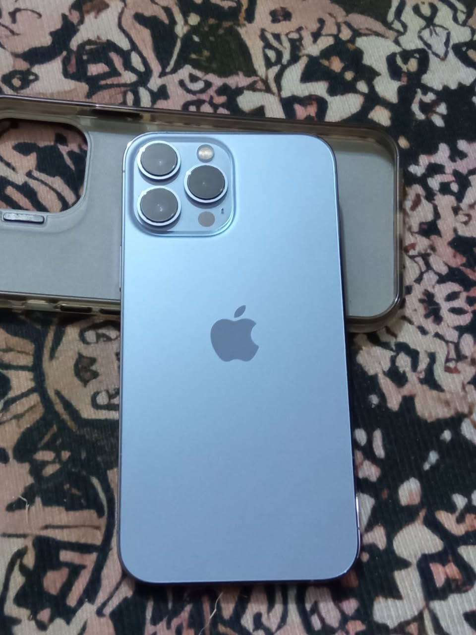 السلام عليكم أيفون 13pro max للبيع أمريكي الجهاز كلش حلو ألوان المميز البحري الذاكره256 البطاريه 94للتواصل والاستفسار على الرقم *********** واتساب وماسنجر متواجد
