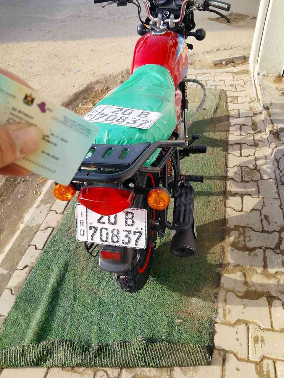 السلام عليكم ورحمه الله وبركاته موديل 21 نازلة بل ٢٢ ام الدوسات مرقم كامل انكليزي  تحويل ثاني يوم إذ تريد كفالة عامة من كلشي مكاني ديالى خرنابات الشراي يتصل ويدلل ويتساب موجود *********** اتصل ودلل
