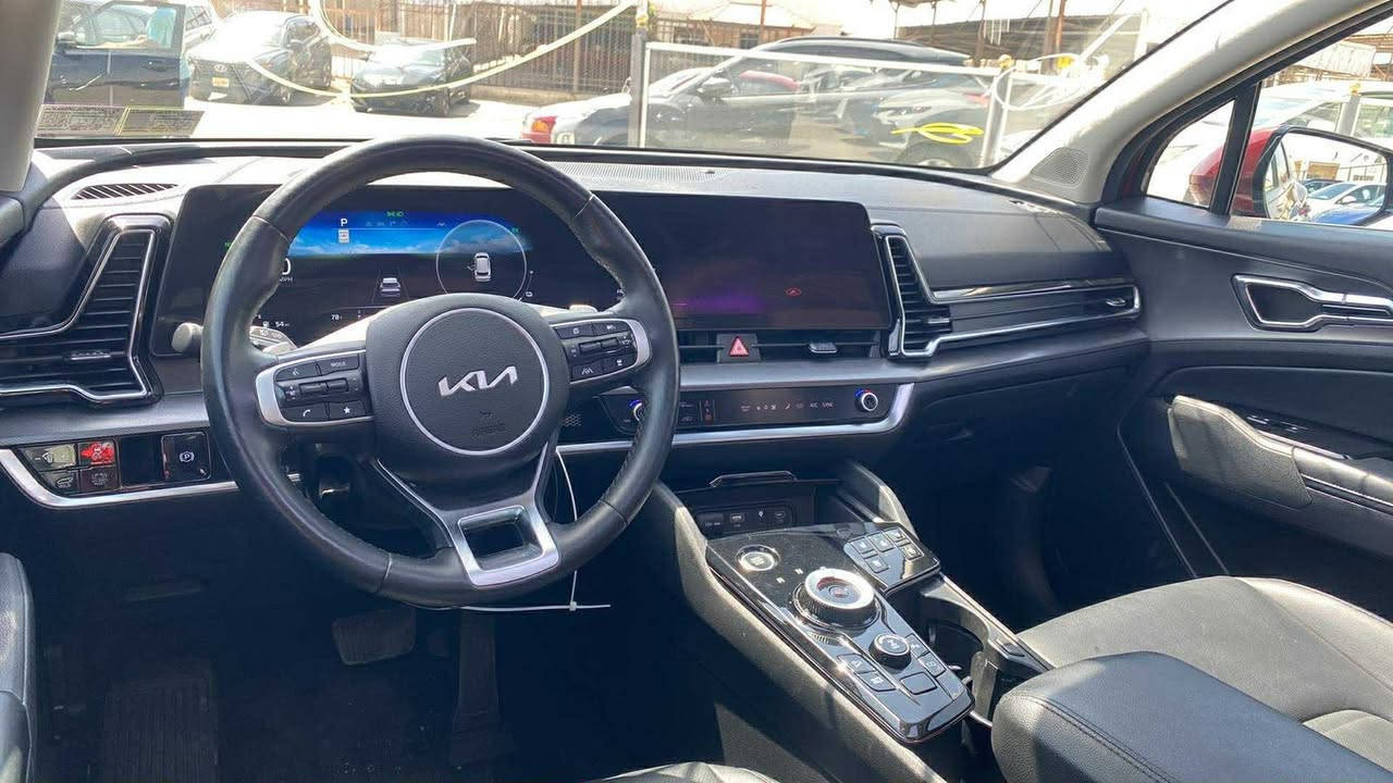 السلام عليكم 
كيا سبورتج موديل ٢٣ كلين تايتل بيهة طخة كلش بسيطة باب مال صدر غيرهة مكفولة من كلشي حتى من البارد شرط السونار 
لون ماروني مميز
هايبرد 
رقم بغداد بسمي تحويل ثاني يوم 
فول مواصفات بانورما 
تدفئة تبريد كشنات جلد 
٥ كامرات 
فول حساسات ورادرات 
تخم تاير جديد 🆕 
كير ماوس 
جنطة كهرباء 
السعر ب٢٠٧ وبيهة مجال بسيط 
بدون مراوس 
مكانهة بغداد الغزالية للاستفسار الاتصال على الرقم 
***********
