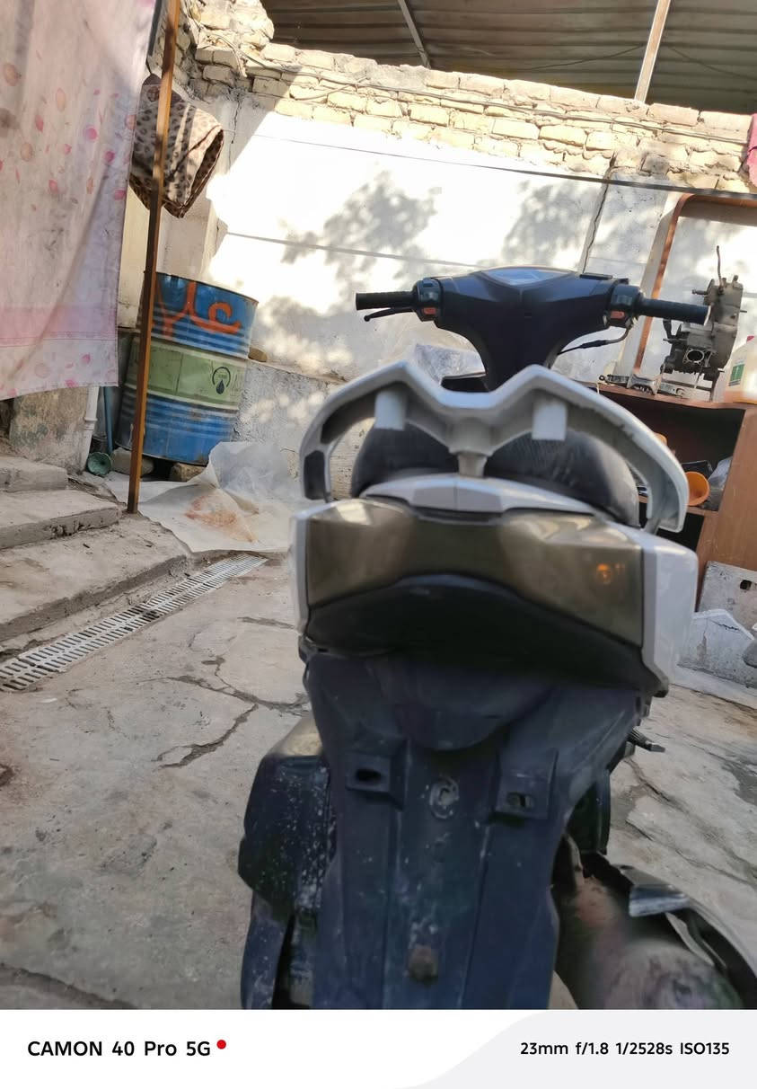 سلام عليكم 👋
حبايب دراجه (FS) للبيع او المراوس حسب القناعه 
دراجه بلاديه خير من الله 
شلعه ومعدل طيران اذا مو طيران لتاخذها 
نگره سلف كهربائيات شغاله 
تايرات جدد ونضافت الدراجه (90/100) احله من الصور
السعر …(300) الرقم…(***********)
مكاني… (حله /شاوي /قرب جسر الأم)
