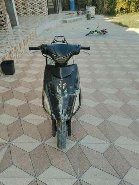 دراجه
250 وبيها مجال محرك ياباني مبدل

جديد .‏‪***********‬‏.
رقم بي وتساب
