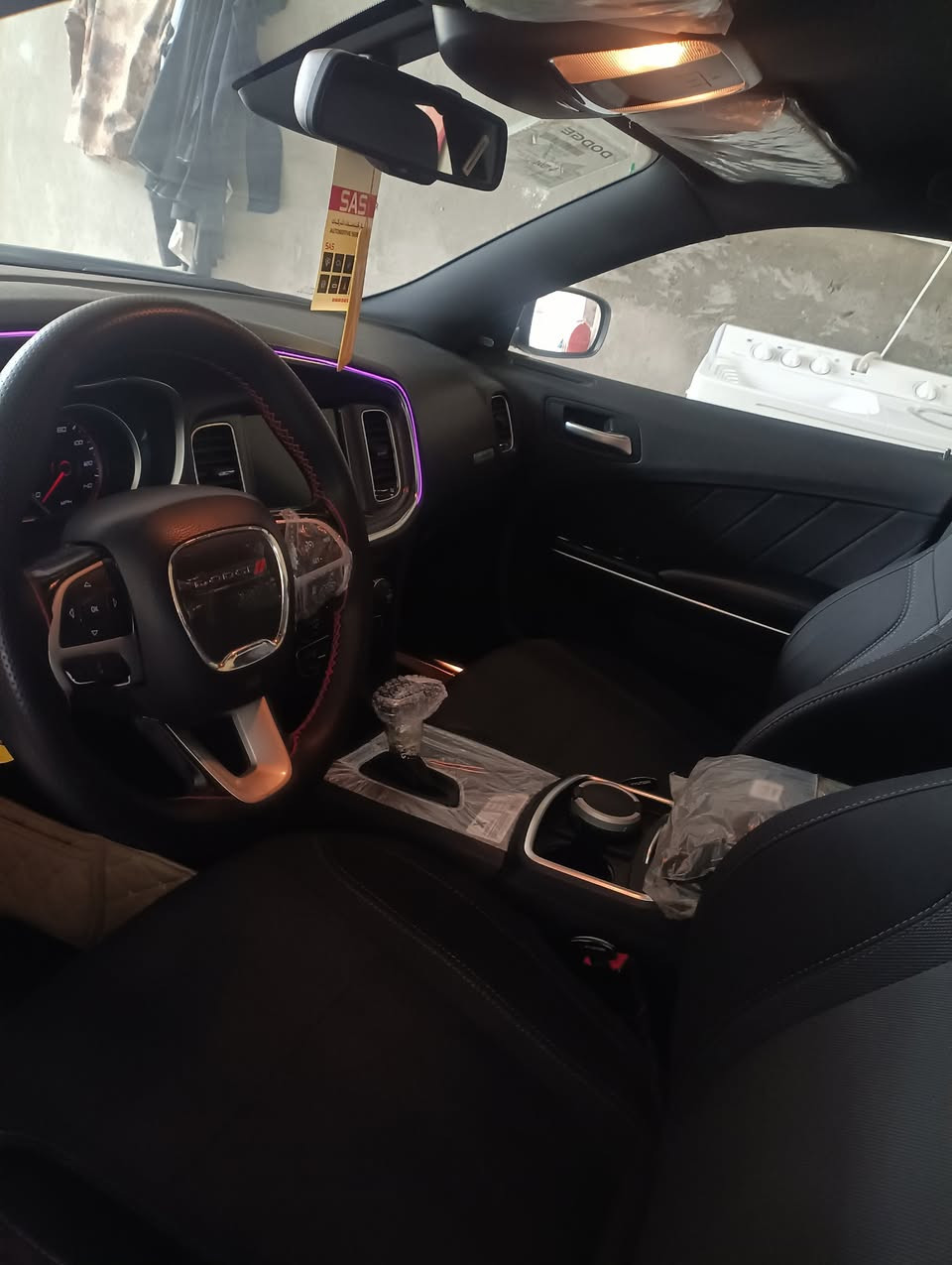 للبيع 2016شبر صبغ يم البك لايت الخلفي السياره حيل جديده كنديه ***********البصره قضاء المدينه
