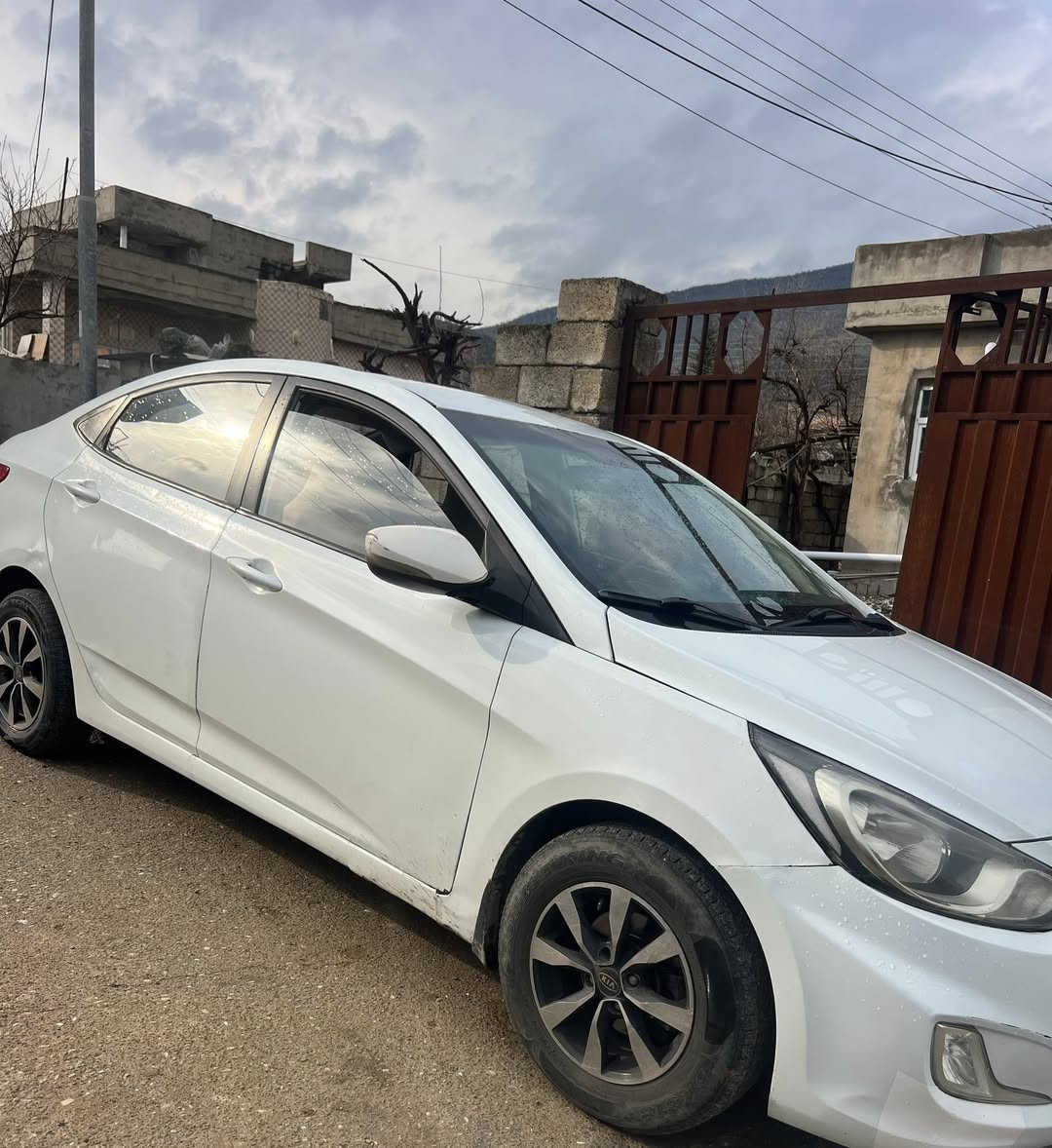 ئەکسێنت  مۆدیل ٢٠١٦ 
فول تەنها سلایت نیە 
ناوفۆڕمیکە، ئیکۆ،ویلکڕۆم،
مەنەفێس ئەسلی بەشەرت وەکالە،پاکانەی مرور و هزە، ٤پارچە ڕەش و یەک لیدان، گێڕو مکینە بەشەرت، زۆر توندوتۆڵە،
شوێن:سۆران
ژ.م ***********
سعر: ٧٥$ و معامەلە
