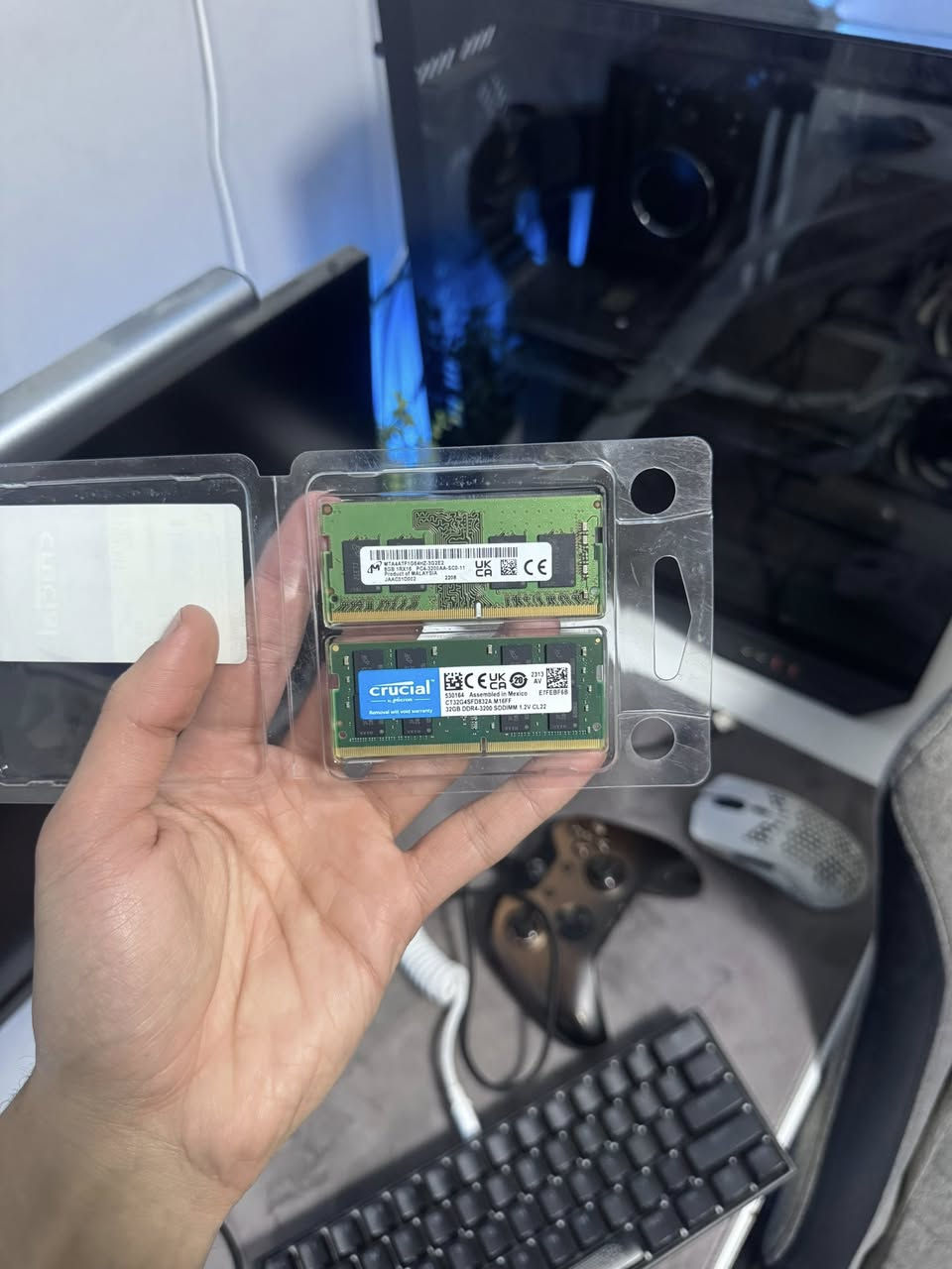 السلام عليكم رامات DDR4 واحد 32
والثاني 8 جديدات لوك السعر 175 للقطعتين
متوفر توصيل ***********
