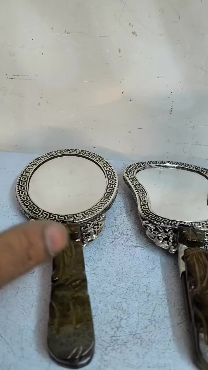 انتيكات وتحفيات للبيع مكاني بغداد *********** يوجد توصيل
